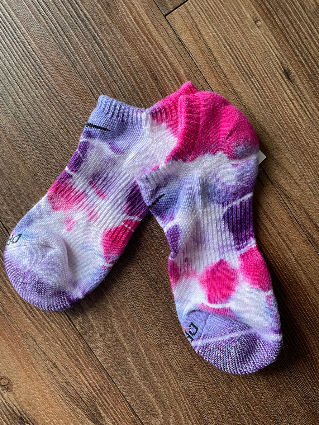 Pink, Pastel Purple, and White Tie Dye Nike Dri-FIT Everyday Plus Ankle Socks - Size Medium (Men's 6-8/Women's 7-10)