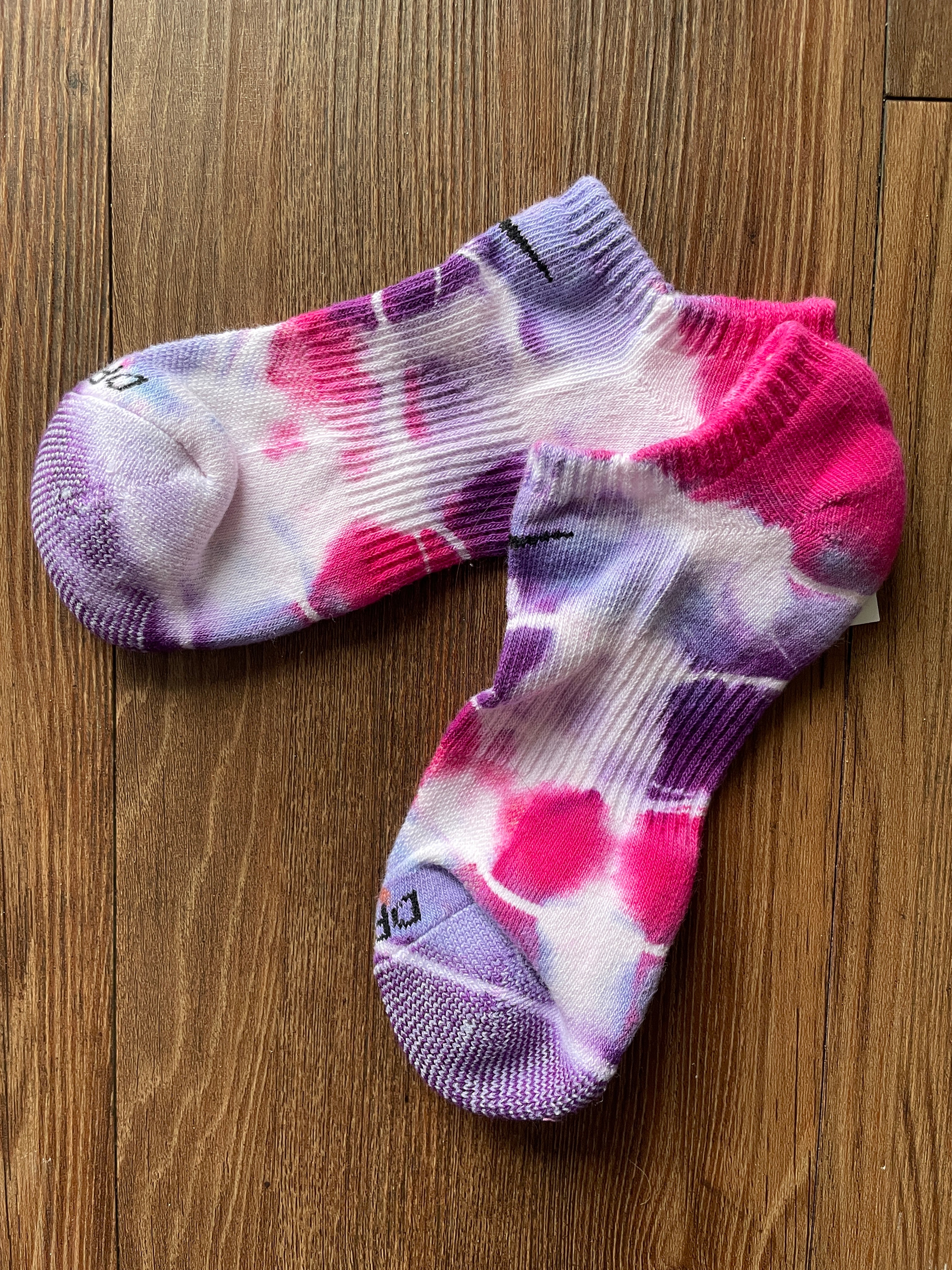 Pink, Pastel Purple, and White Tie Dye Nike Dri-FIT Everyday Plus Ankle Socks - Size Medium (Men's 6-8/Women's 7-10)