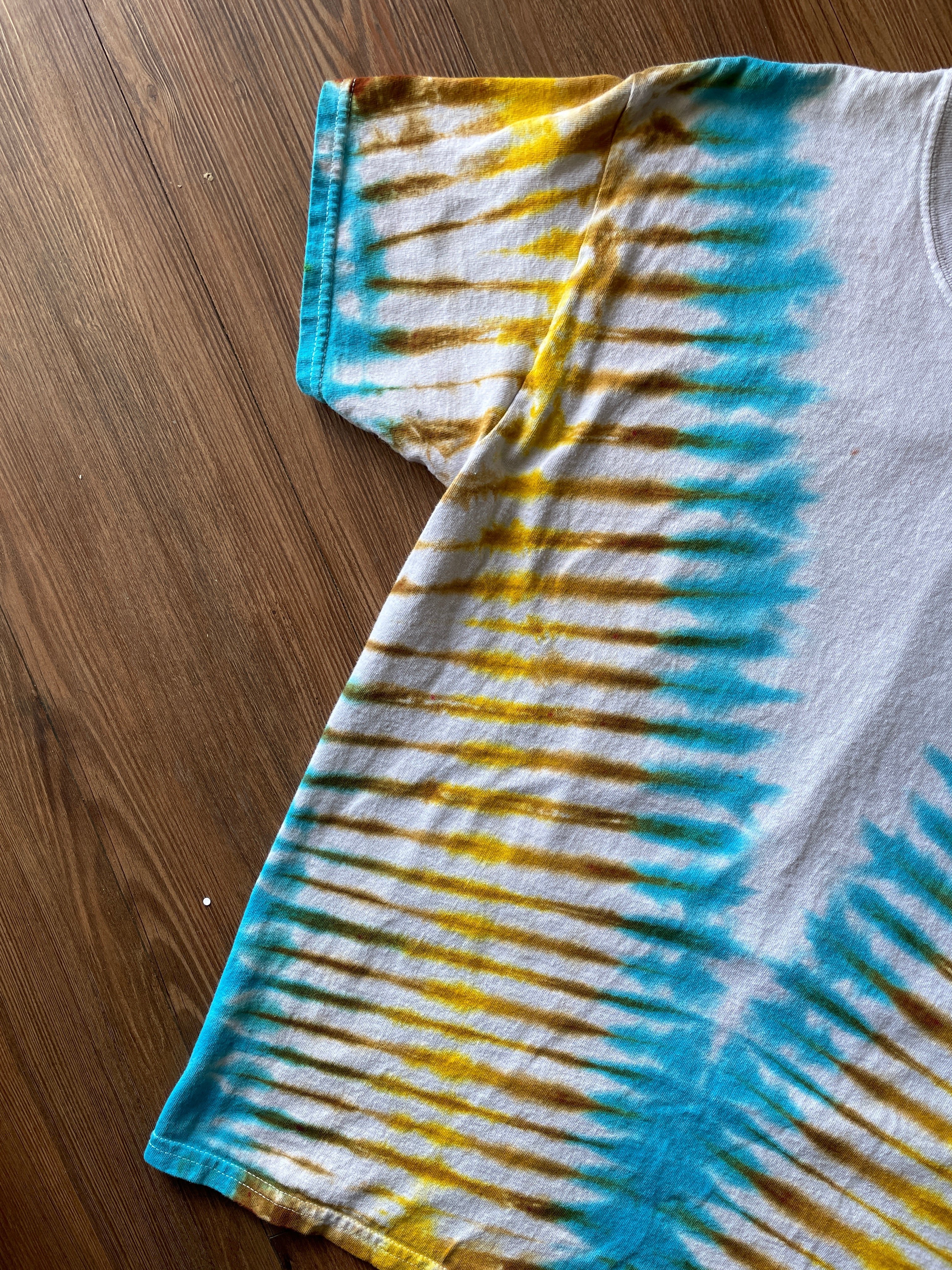 LARGE Men’s Utah Desert Doublesided Handmade Tie Dye T-Shirt | One-Of-a-Kind White, Blue, and Brown PleatedShort Sleeve