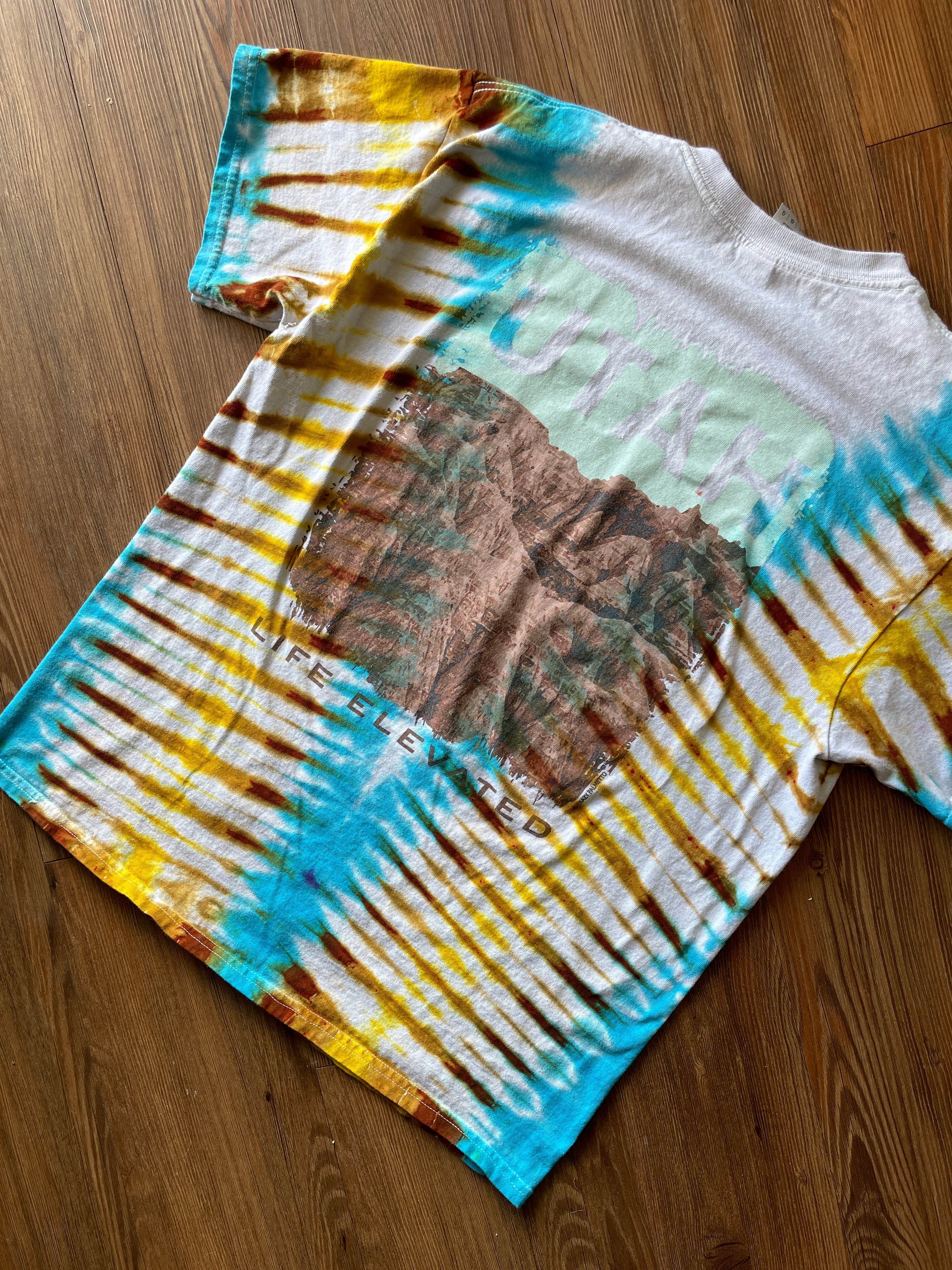 LARGE Men’s Utah Desert Doublesided Handmade Tie Dye T-Shirt | One-Of-a-Kind White, Blue, and Brown PleatedShort Sleeve