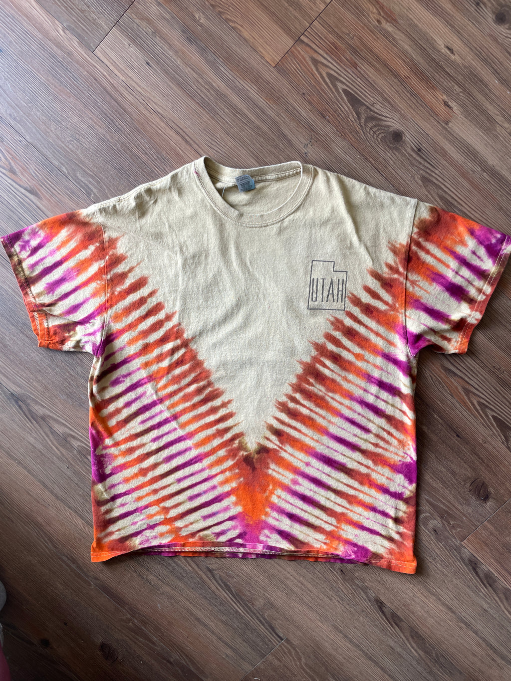 XL Men’s Utah Desert Arch Doublesided Handmade Tie Dye T-Shirt | One-Of-a-Kind Tan, Orange, and Red Short Sleeve