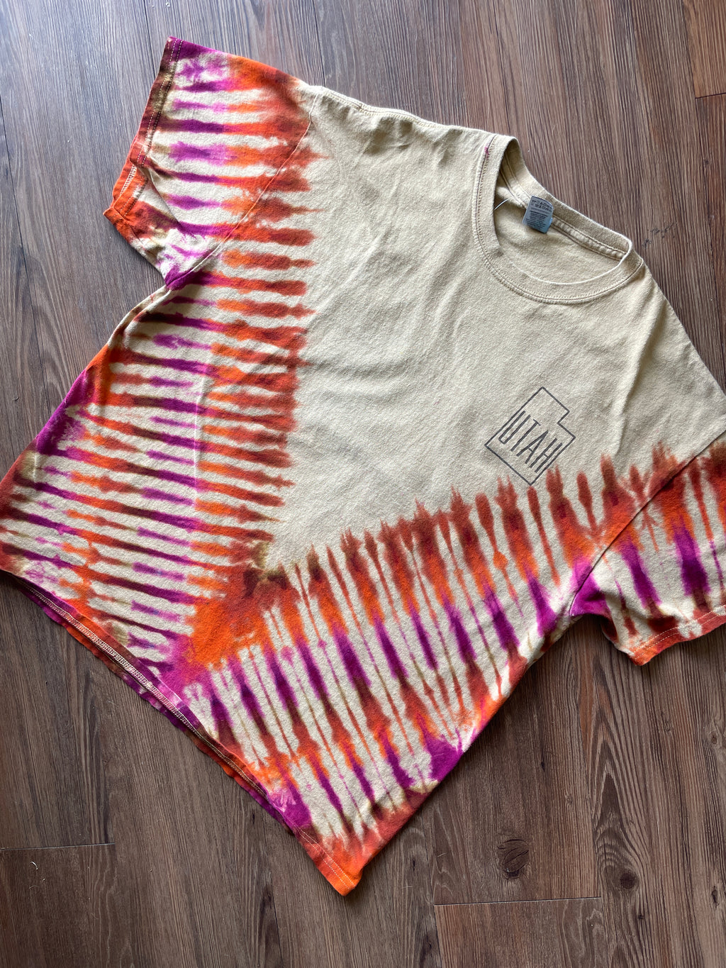 XL Men’s Utah Desert Arch Doublesided Handmade Tie Dye T-Shirt | One-Of-a-Kind Tan, Orange, and Red Short Sleeve