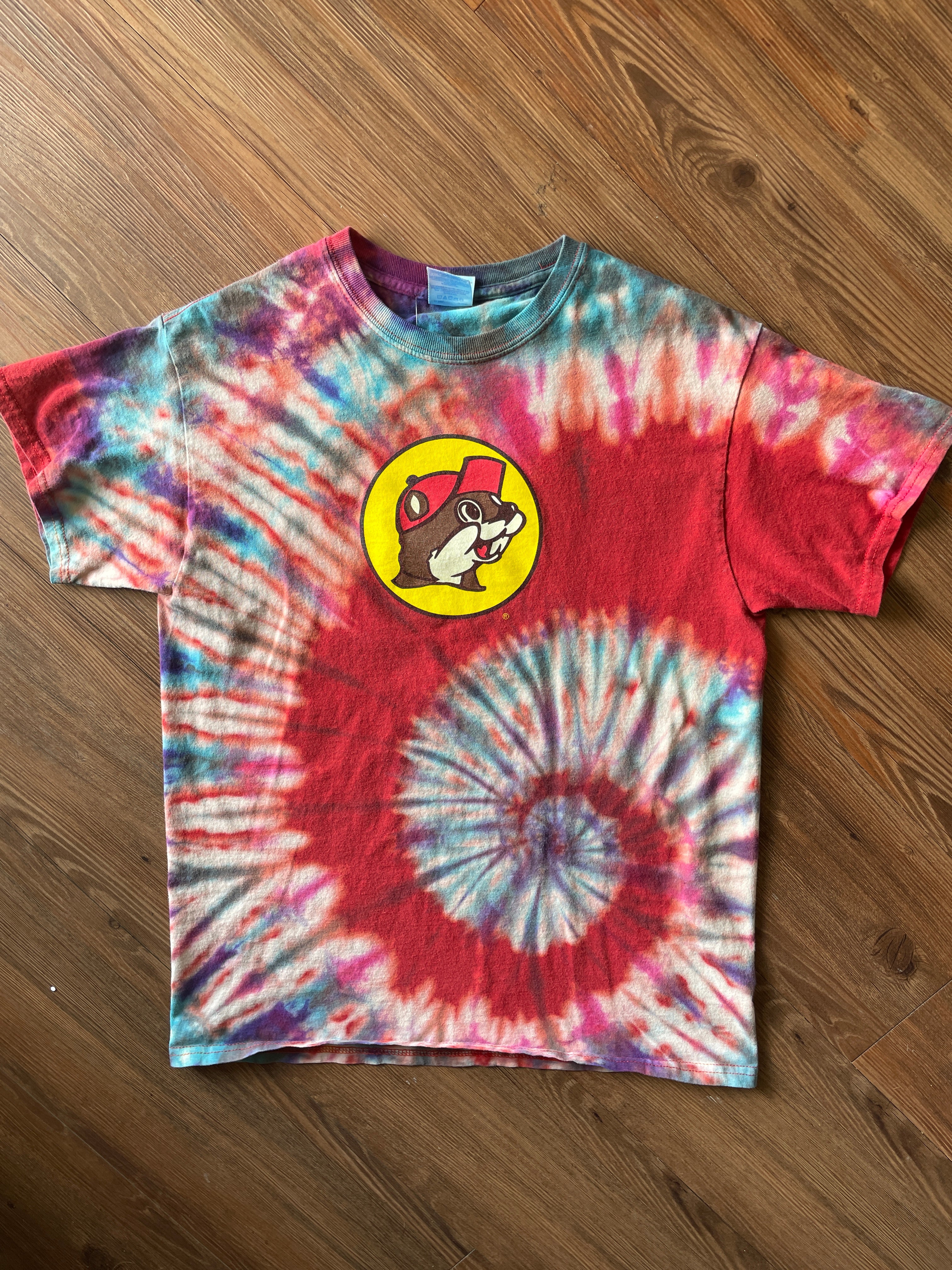 MEDIUM Men’s Bucee's It's A Beaver Handmade Reverse Tie Dye T-Shirt | One-Of-a-Kind Red, Blue, and Purple Spiral Short Sleeve