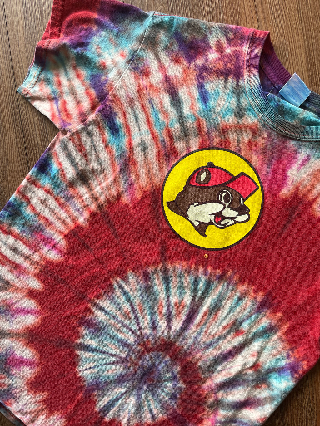 MEDIUM Men’s Bucee's It's A Beaver Handmade Reverse Tie Dye T-Shirt | One-Of-a-Kind Red, Blue, and Purple Spiral Short Sleeve