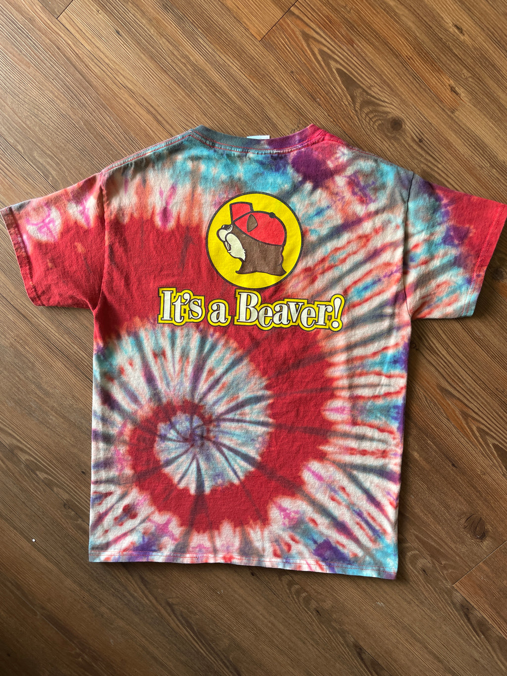 MEDIUM Men’s Bucee's It's A Beaver Handmade Reverse Tie Dye T-Shirt | One-Of-a-Kind Red, Blue, and Purple Spiral Short Sleeve
