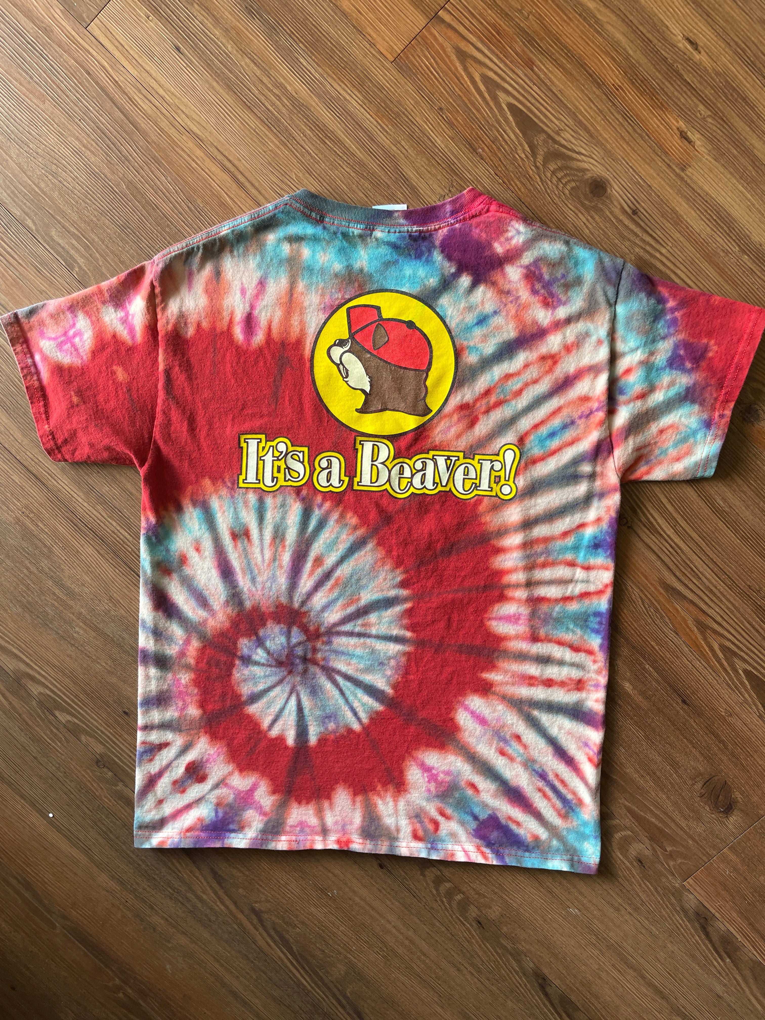 MEDIUM Men’s Bucee's It's A Beaver Handmade Reverse Tie Dye T-Shirt | One-Of-a-Kind Red, Blue, and Purple Spiral Short Sleeve