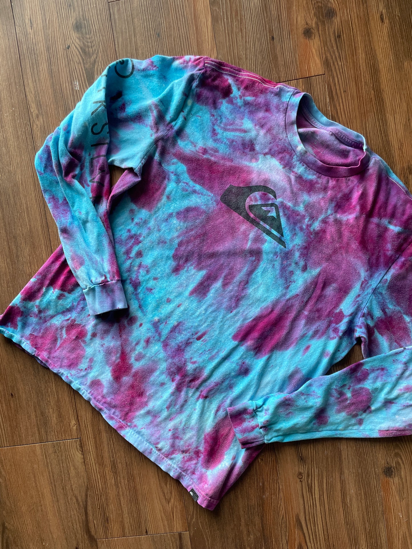 LARGE Men’s Quiksilver Galaxy Handmade Tie Dye T-Shirt | One-Of-a-Kind Blue and Pink Snow Dyed Long Sleeve