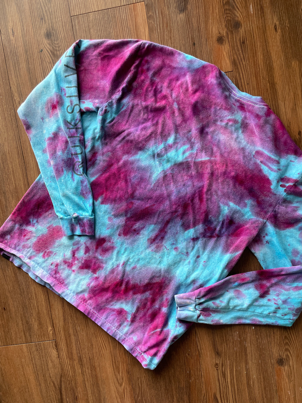 LARGE Men’s Quiksilver Galaxy Handmade Tie Dye T-Shirt | One-Of-a-Kind Blue and Pink Snow Dyed Long Sleeve