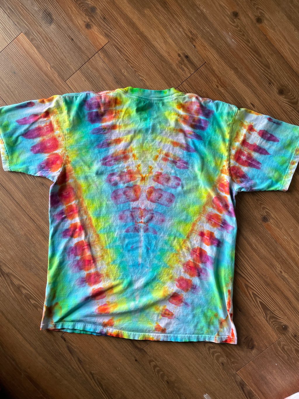 XL Men’s Rainbow and Black Pleated Handmade Tie Dye T-Shirt | One-Of-a-Kind Multicolor Snow Dyed Short Sleeve