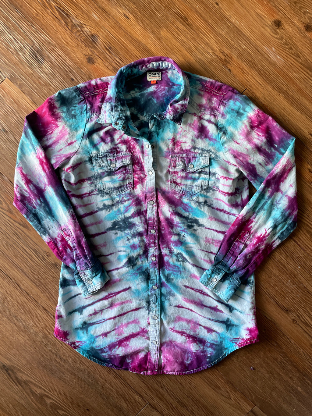 MEDIUM Women’s Handmade Tie Dye Chambray Pearl Snap Shirt | One-Of-a-Kind Blue, Purple, and Pink Pleated Long Sleeve