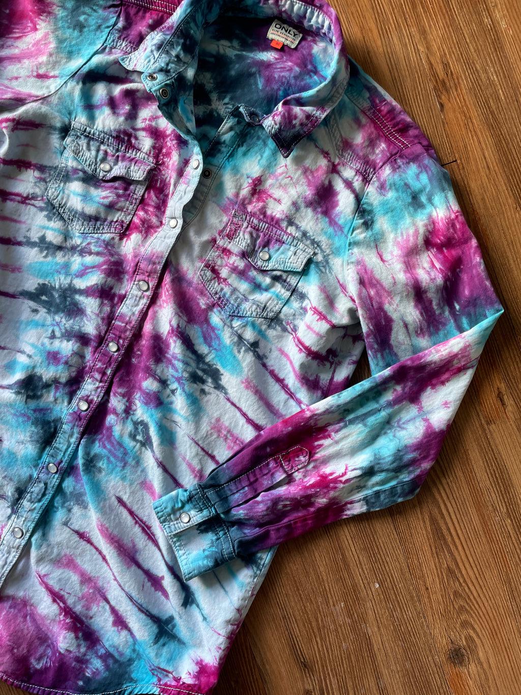 MEDIUM Women’s Handmade Tie Dye Chambray Pearl Snap Shirt | One-Of-a-Kind Blue, Purple, and Pink Pleated Long Sleeve