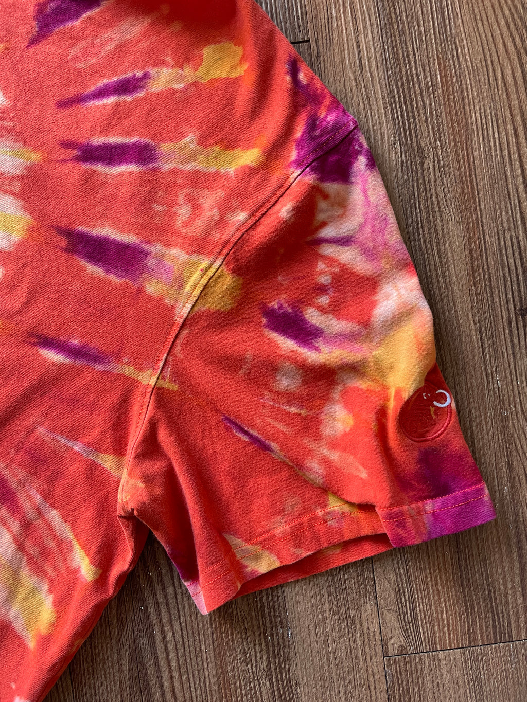 XL Men’s Mammut Handmade Tie Dye T-Shirt | One-Of-a-Kind Orange and Pink Pleated Short Sleeve