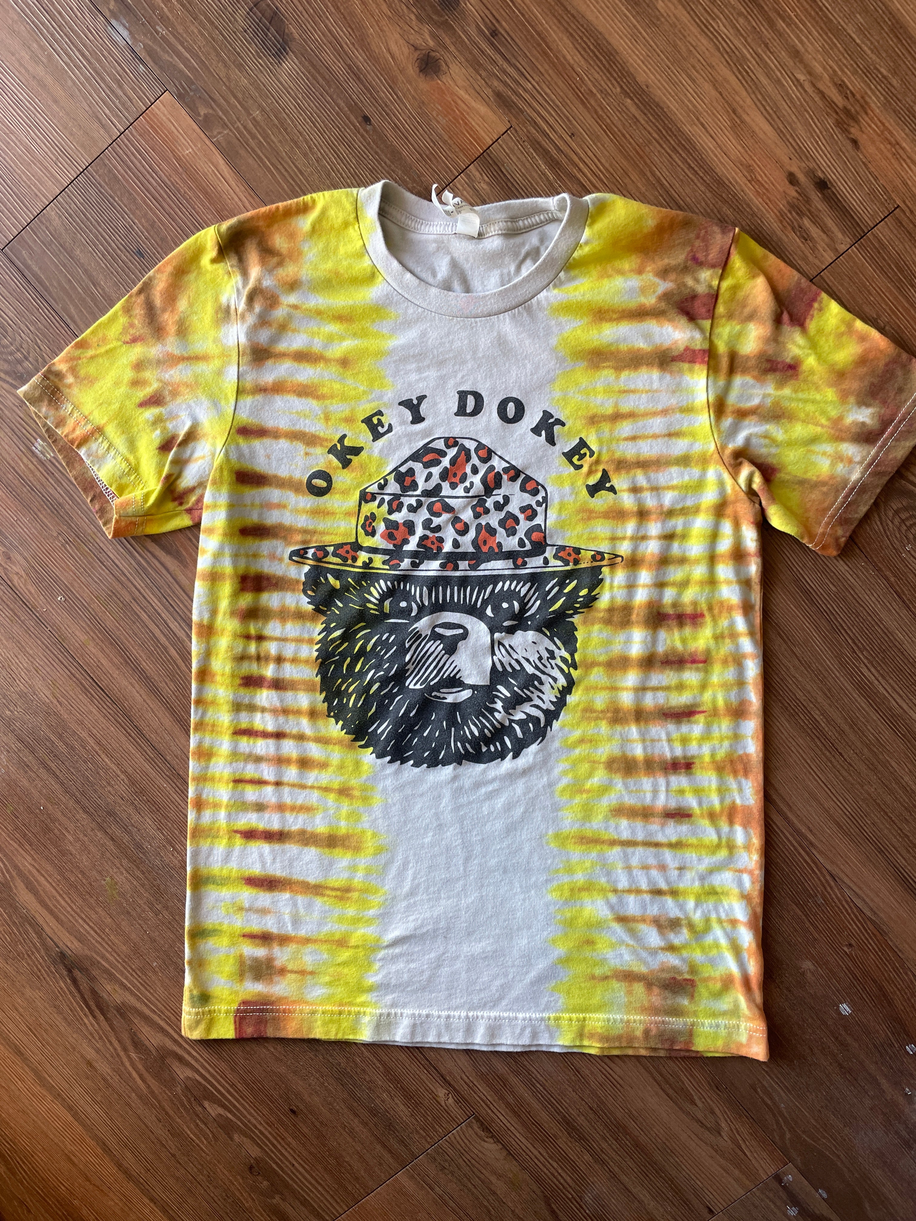 MEDIUM Men’s Okey Dokey Smokey Handmade Tie Dye T-Shirt | One-Of-a-Kind White and Yellow Short Sleeve