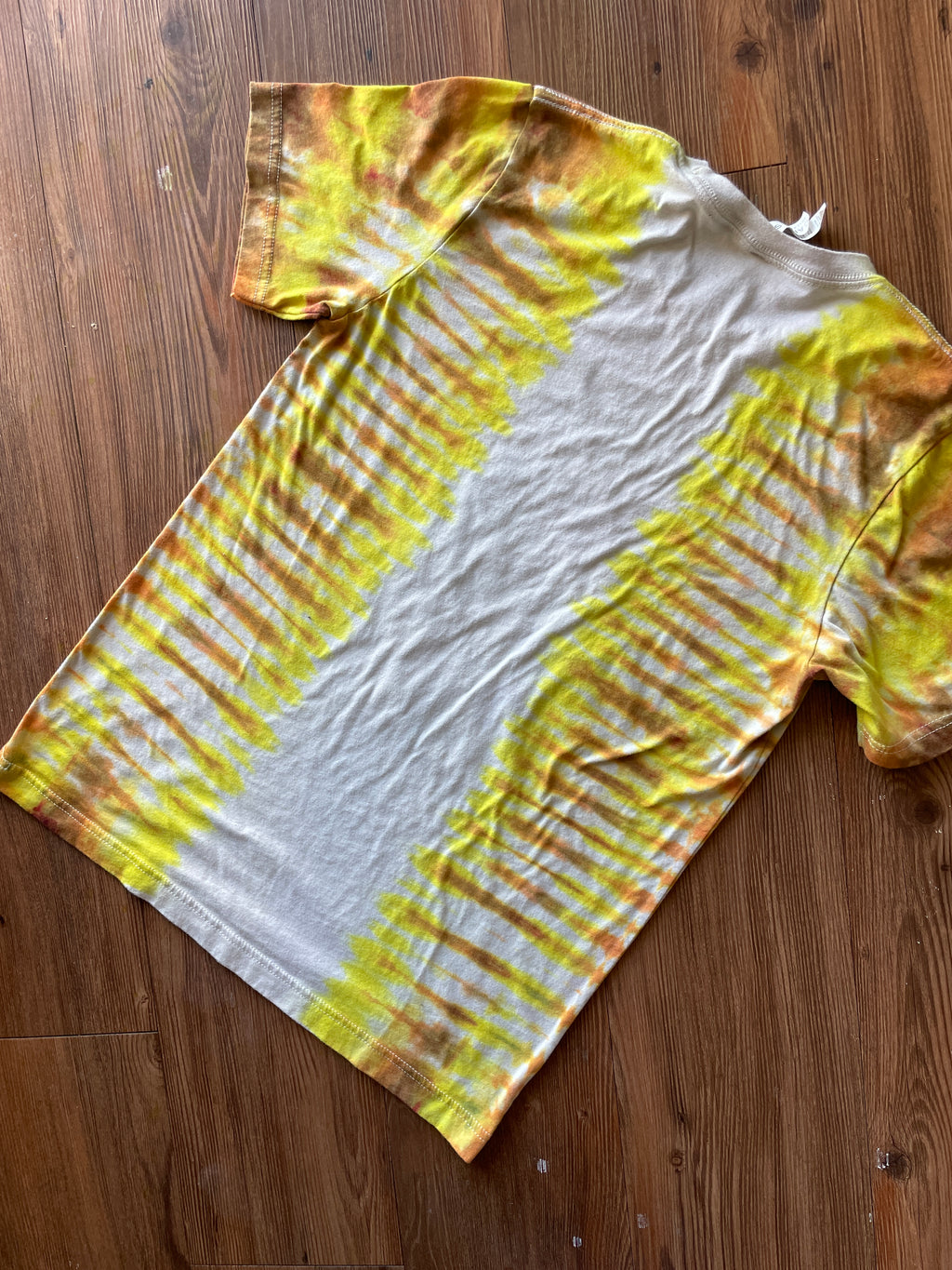 MEDIUM Men’s Okey Dokey Smokey Handmade Tie Dye T-Shirt | One-Of-a-Kind White and Yellow Short Sleeve