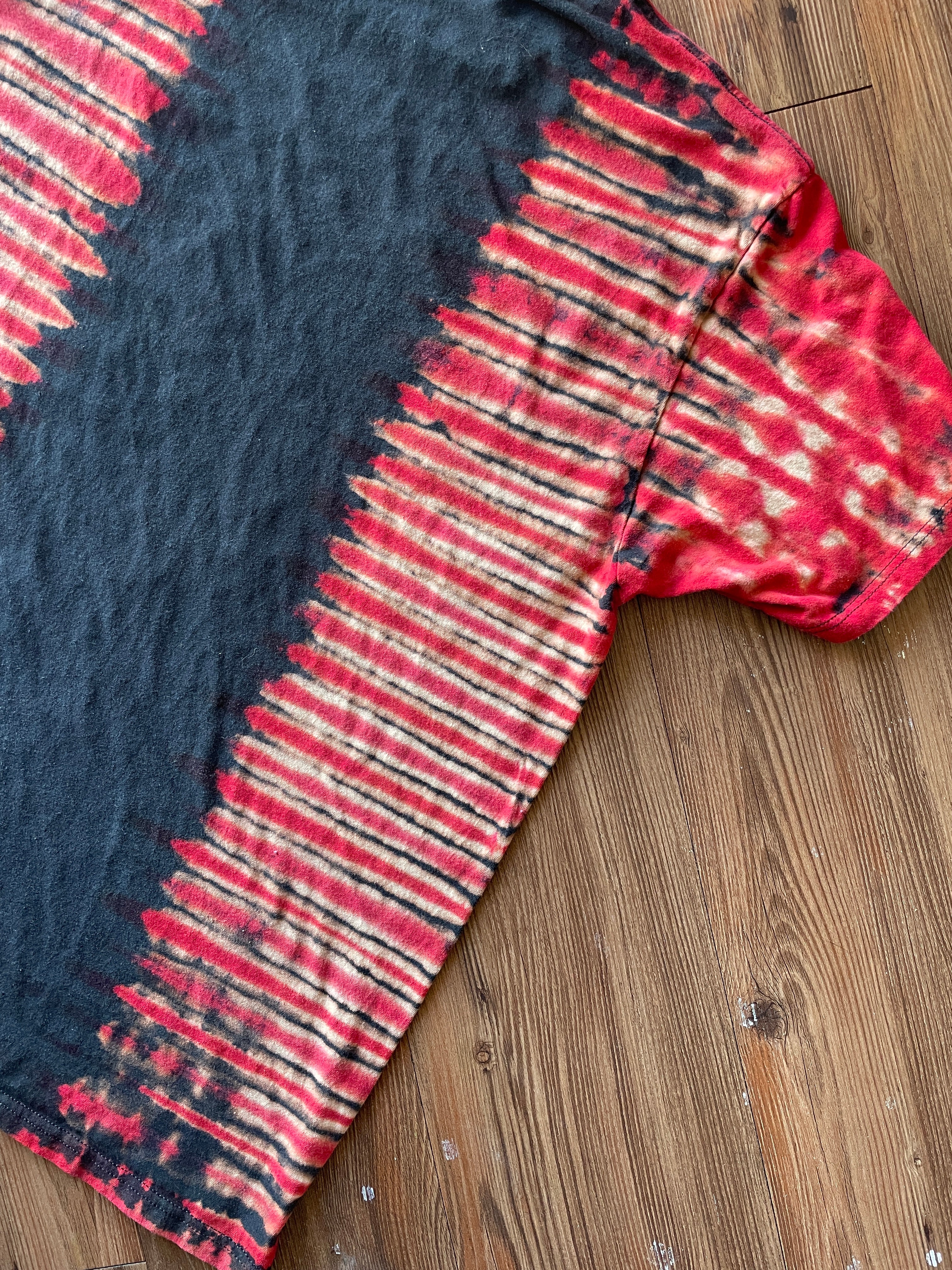 LARGE Men’s Selena Red Roses Handmade Tie Dye T-Shirt | One-Of-a-Kind Black and Red Short Sleeve