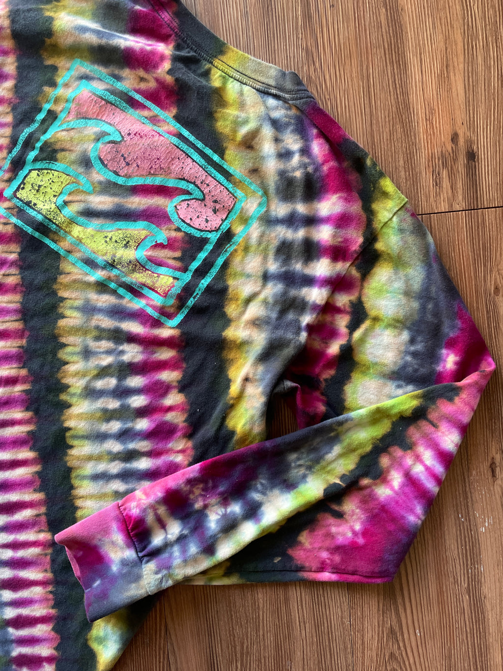 LARGE Men’s Billabong Waves Handmade Tie Dye Long Sleeve T-Shirt | One-Of-a-Kind Black, Pink, and Blue Long Sleeve