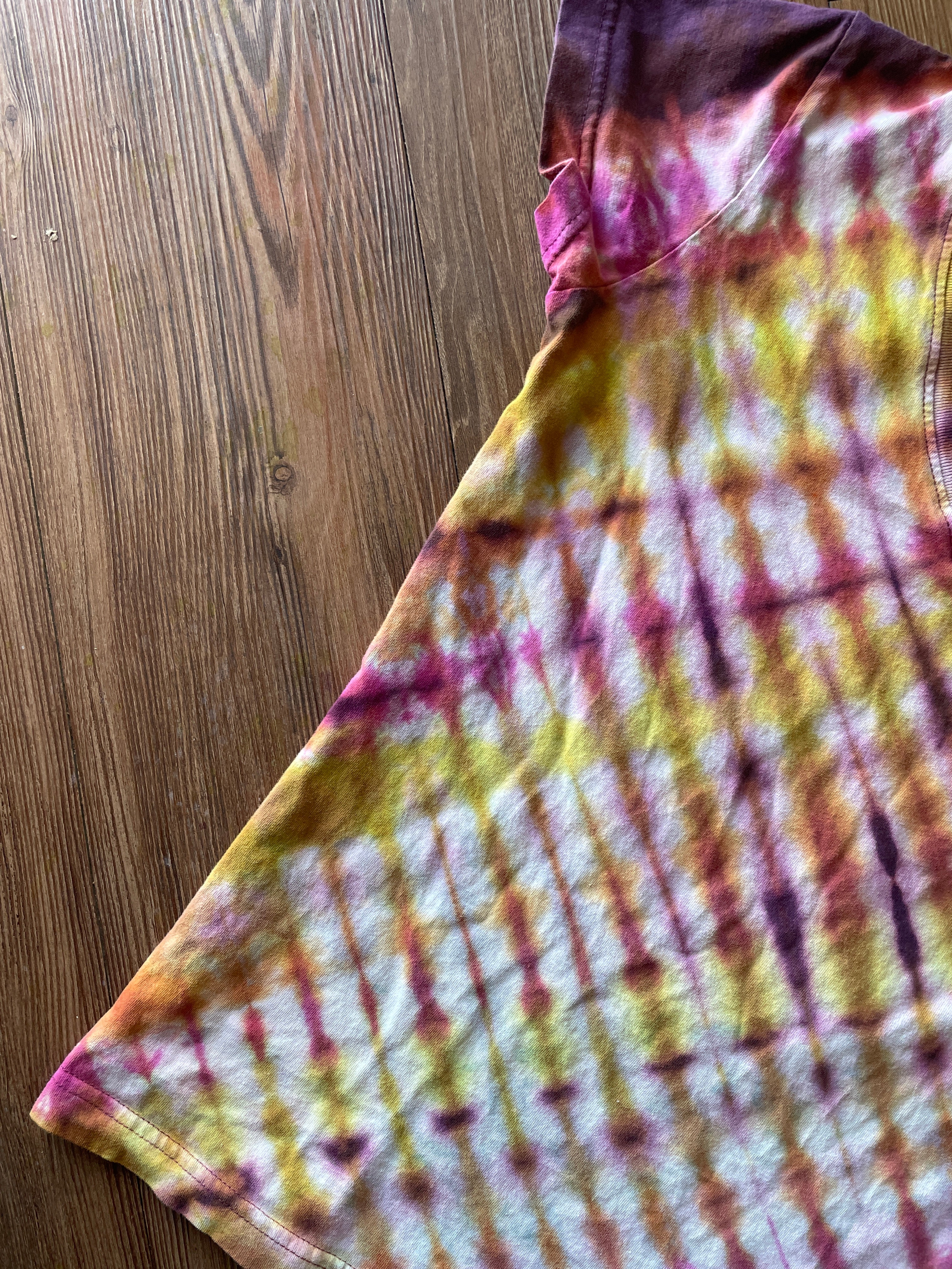 SMALL Women’s Red Rock Brewery Elephino IPA Handmade Tie Dye T-Shirt | One-Of-a-Kind Pink and Orange Pleated Short Sleeve