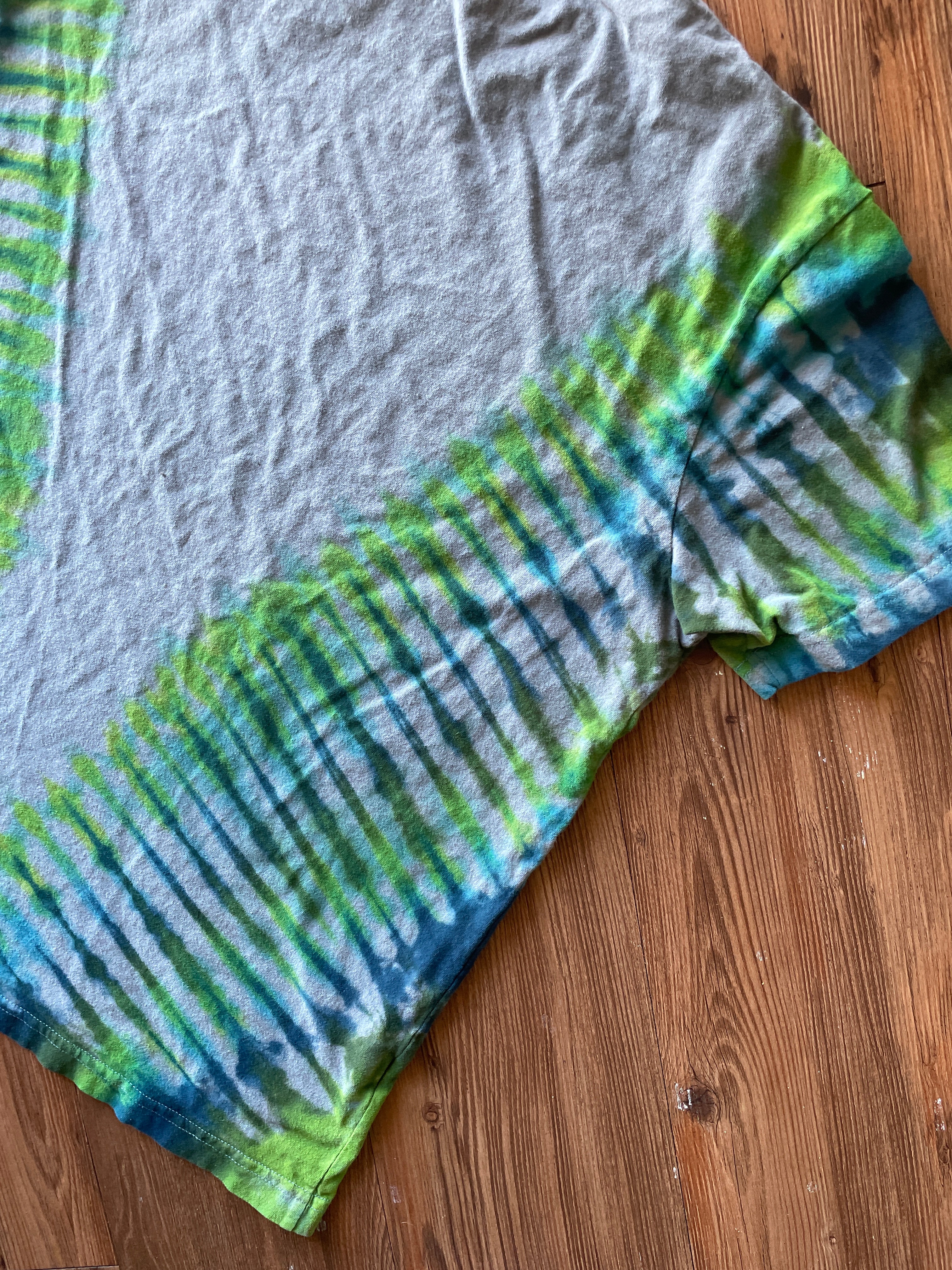 LARGE Men’s Eddie Bauer Handmade Tie Dye T-Shirt | One-Of-a-Kind Gray, Blue, and Green Short Sleeve