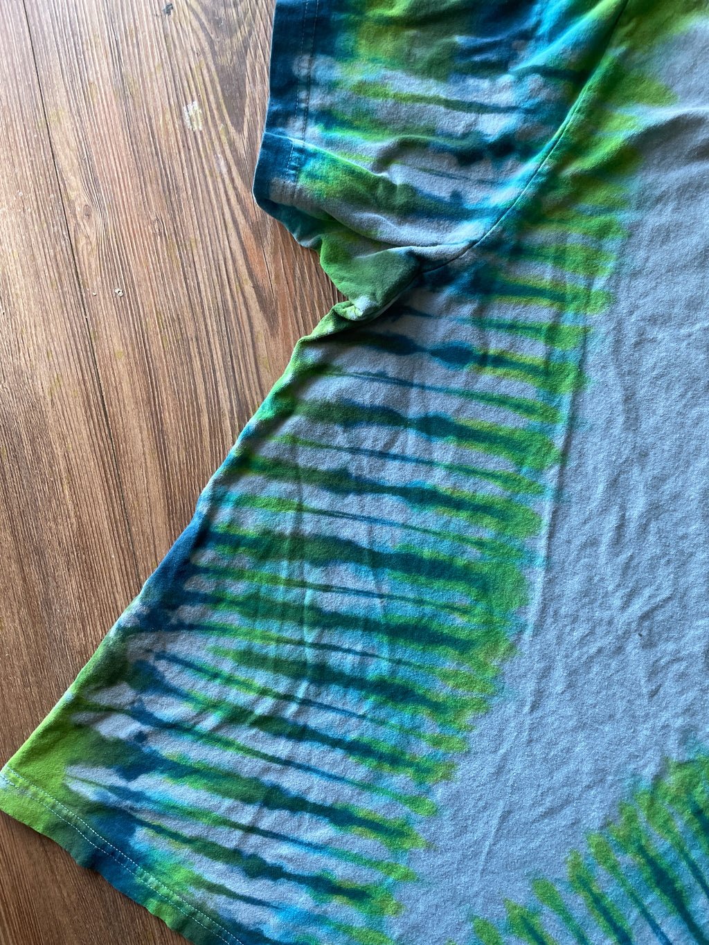 LARGE Men’s Eddie Bauer Handmade Tie Dye T-Shirt | One-Of-a-Kind Gray, Blue, and Green Short Sleeve