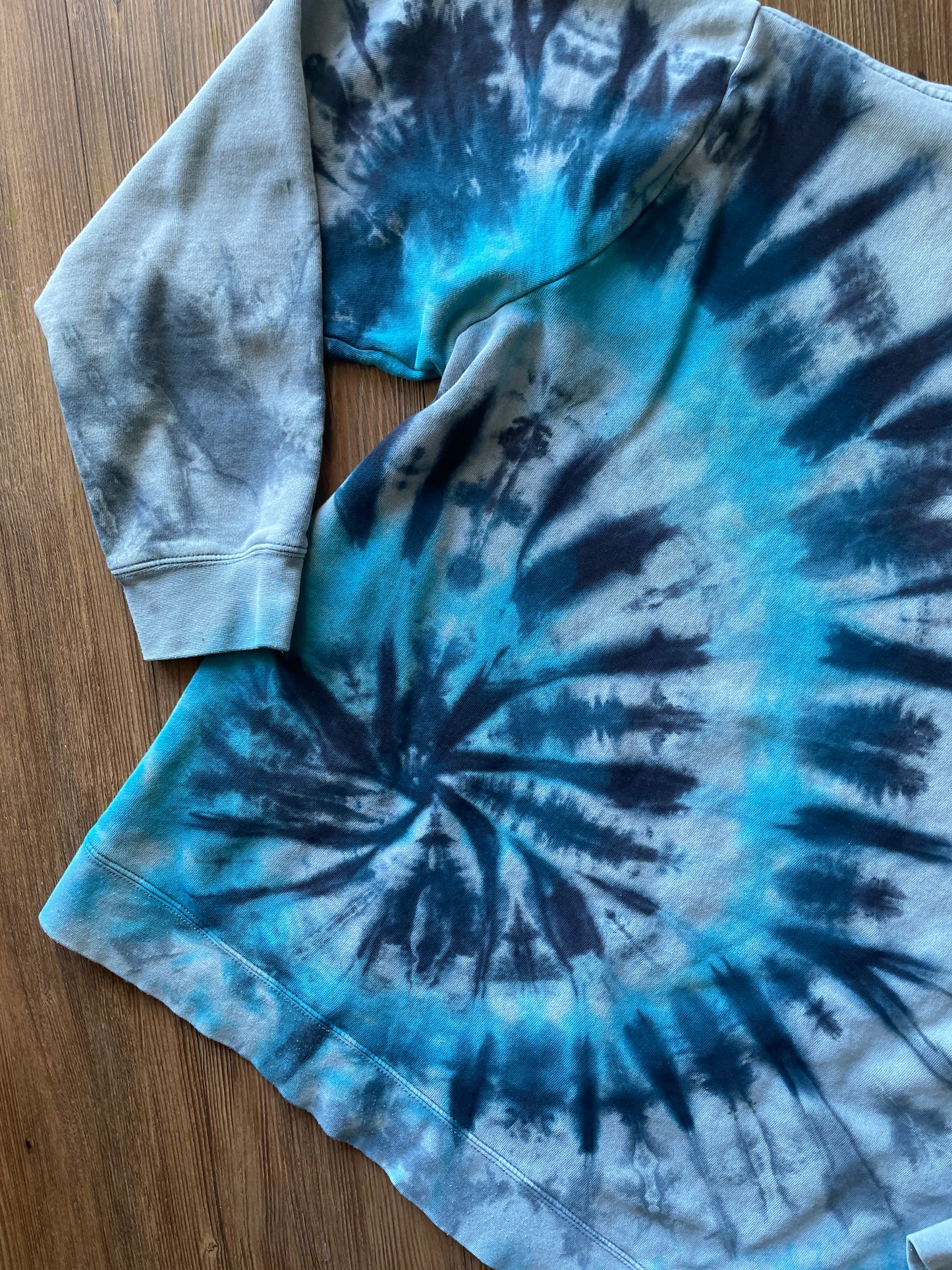 LARGE Men’s PacSun Soul Searching Handmade Tie Dye Sweatshirt | One-Of-a-Kind Blue Spiral Long Sleeve