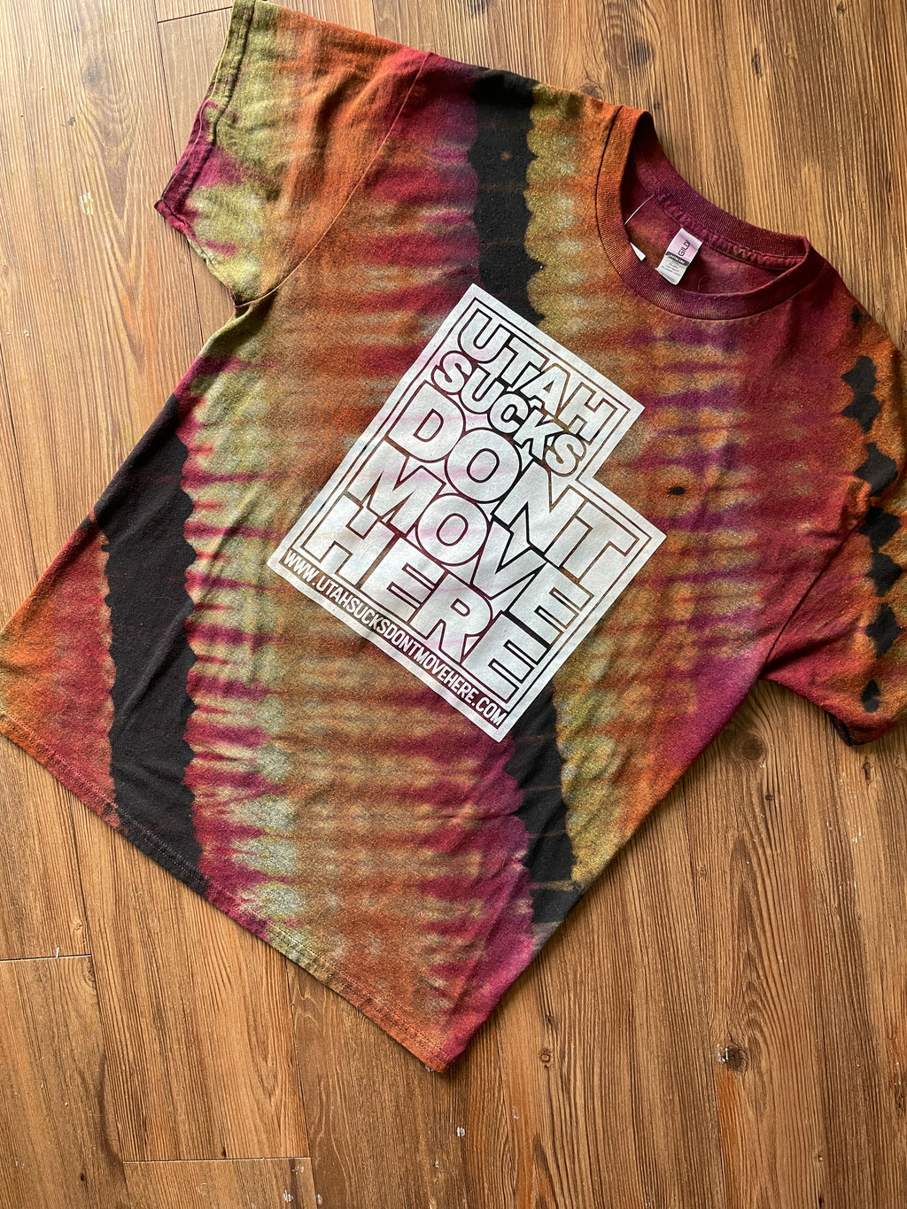Large Men’s Utah Sucks Don't Move Here Handmade Reverse Tie Dye T-Shirt | One-Of-a-Kind Black and Red Pleated Short Sleeve