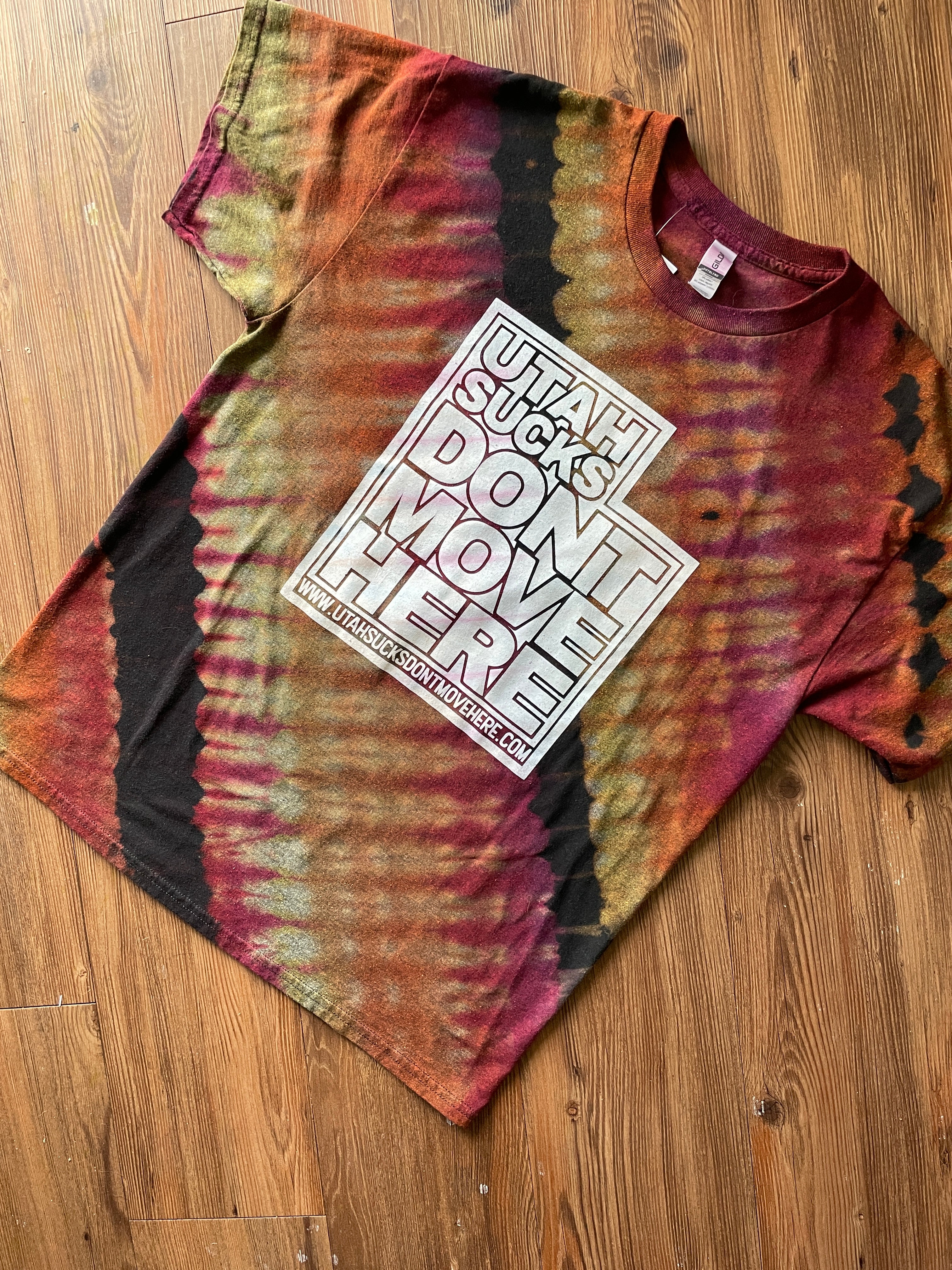 Large Men’s Utah Sucks Don't Move Here Handmade Reverse Tie Dye T-Shirt | One-Of-a-Kind Black and Red Pleated Short Sleeve