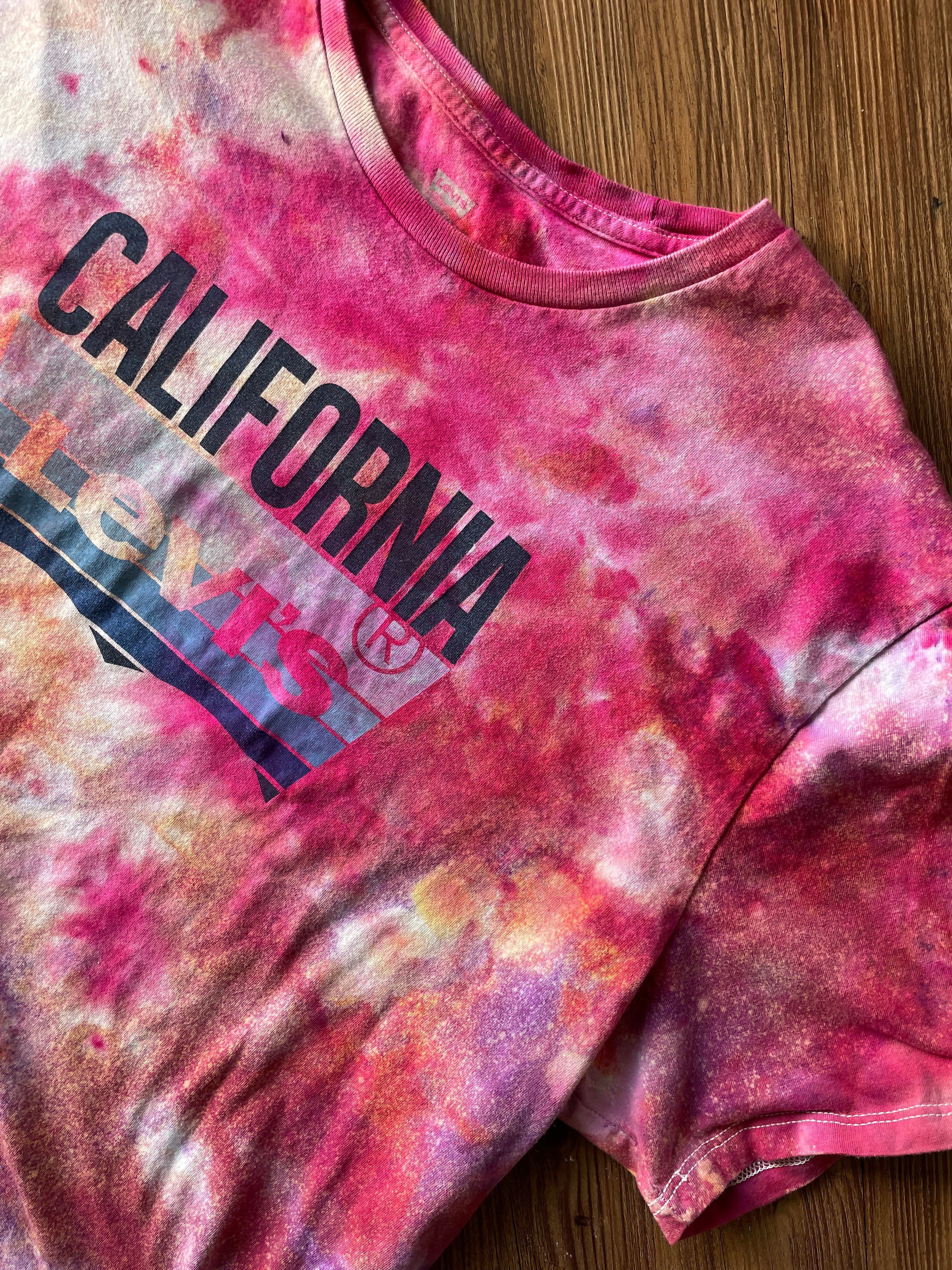 XXL Men's Levi's California Galaxy Handmade Tie Dye T-Shirt | One-Of-a-Kind Pink and Red Short Sleeve