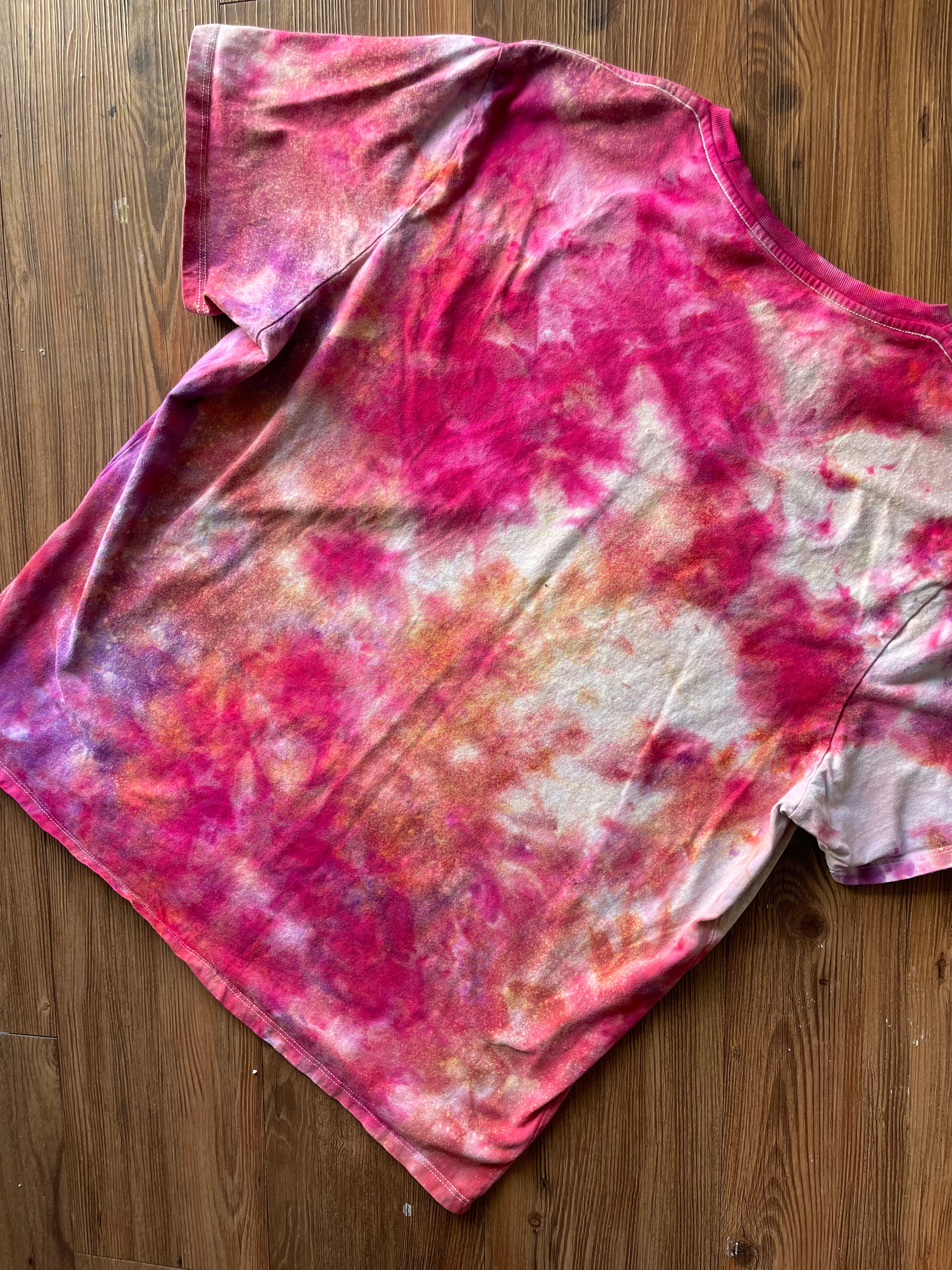 XXL Men's Levi's California Galaxy Handmade Tie Dye T-Shirt | One-Of-a-Kind Pink and Red Short Sleeve