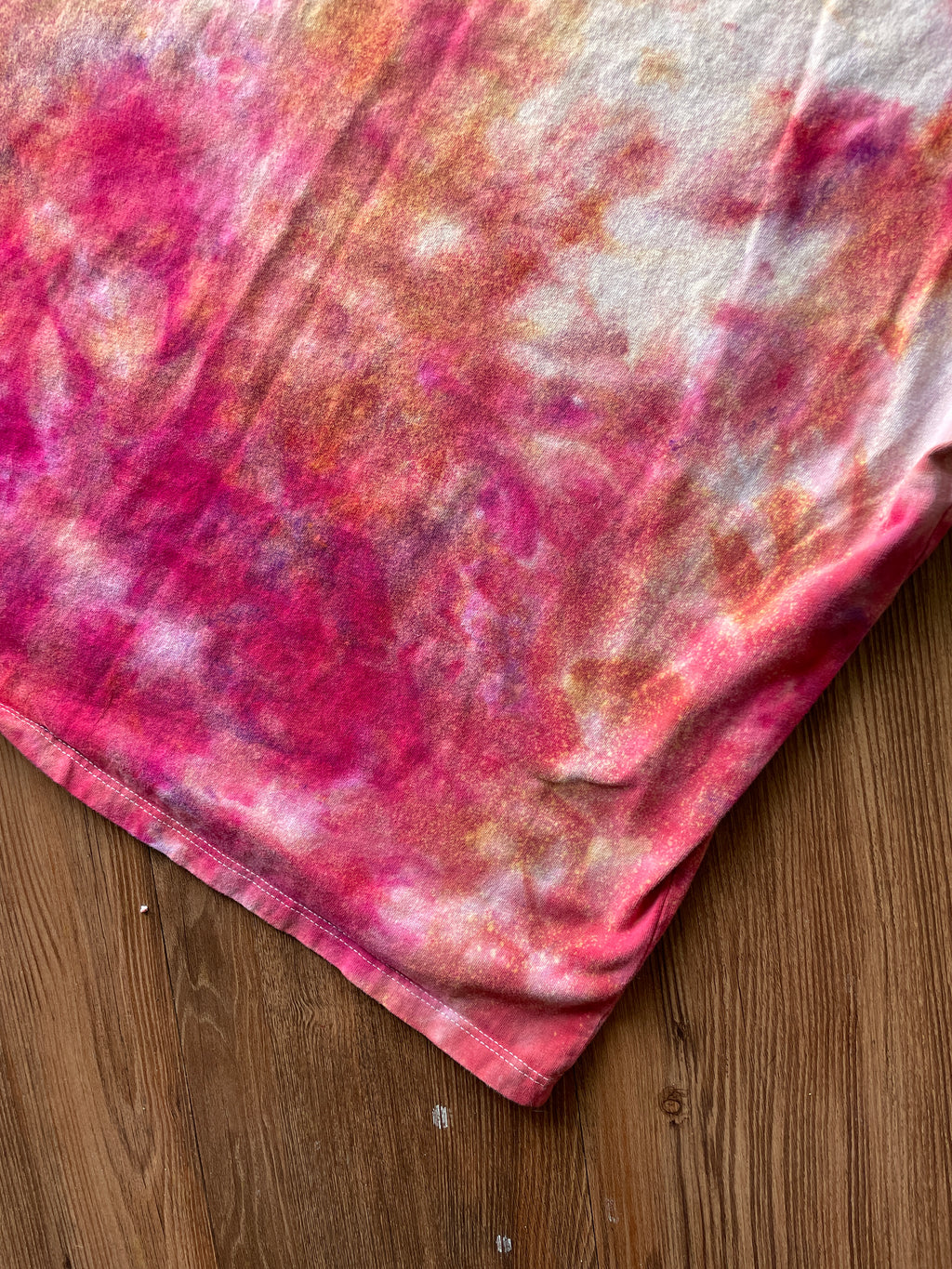 XXL Men's Levi's California Galaxy Handmade Tie Dye T-Shirt | One-Of-a-Kind Pink and Red Short Sleeve