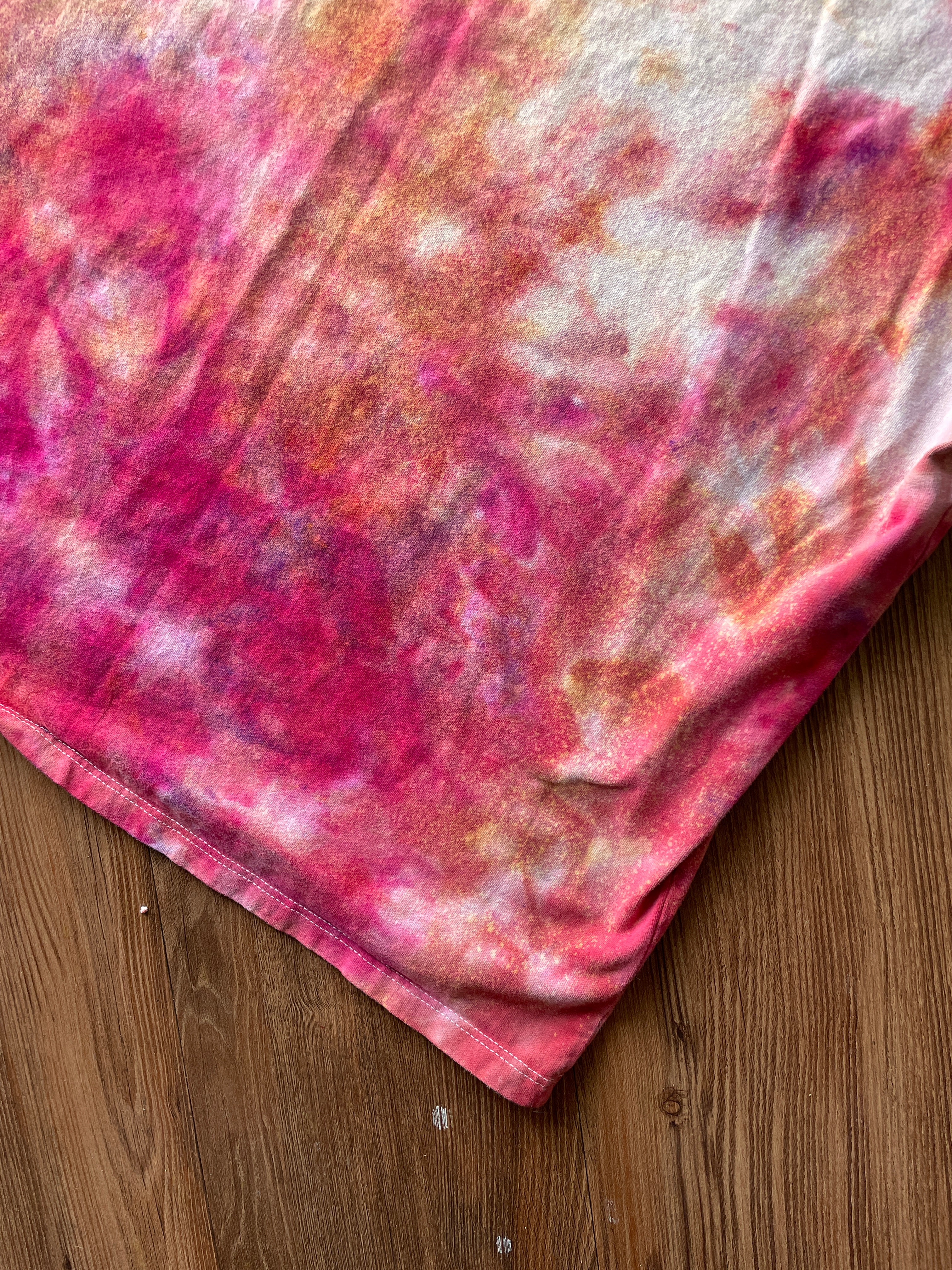 XXL Men's Levi's California Galaxy Handmade Tie Dye T-Shirt | One-Of-a-Kind Pink and Red Short Sleeve