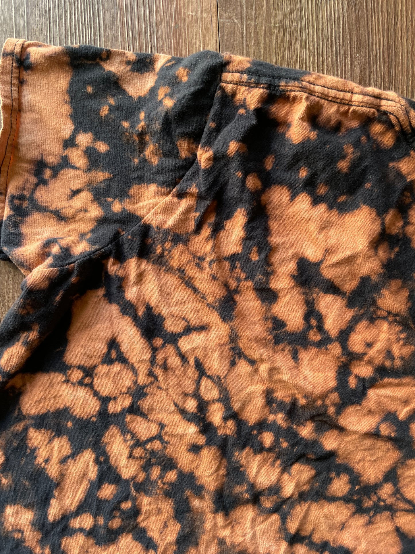 MEDIUM Women's FRIENDS Handmade Acid Dye T-Shirt | One-Of-a-Kind Bleach Dye Short Sleeve