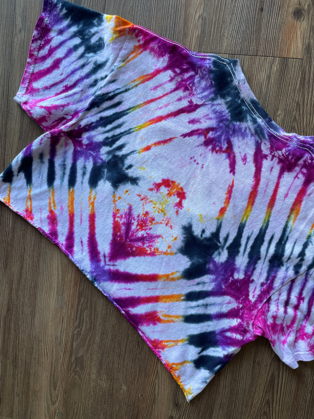 XL Men’s Rugrats Handmade Tie Dye Cropped T-Shirt | Pastel Pink and Black Pleated Tie Dye Short Sleeve Crop Top