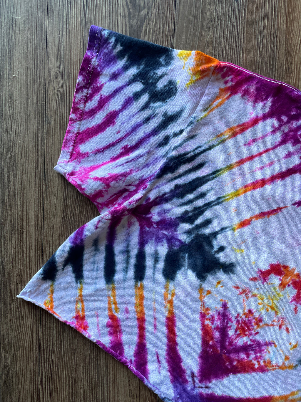 XL Men’s Rugrats Handmade Tie Dye Cropped T-Shirt | Pastel Pink and Black Pleated Tie Dye Short Sleeve Crop Top