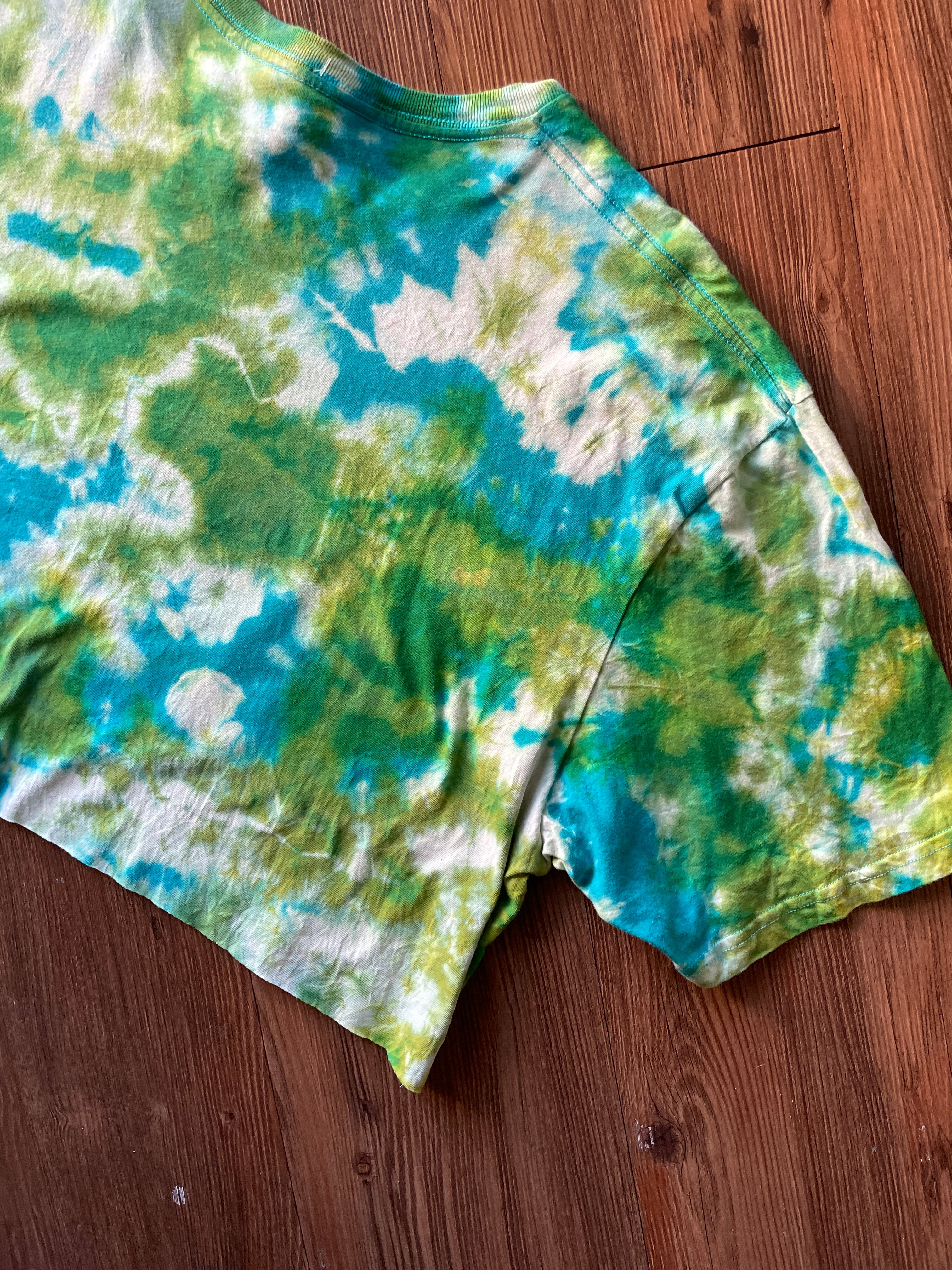 2XL Men’s Rocky Mountain National Park Handmade Tie Dye Crop Top | Blue and Green Crumpled Tie Dye Short Sleeve **HAS HOLES