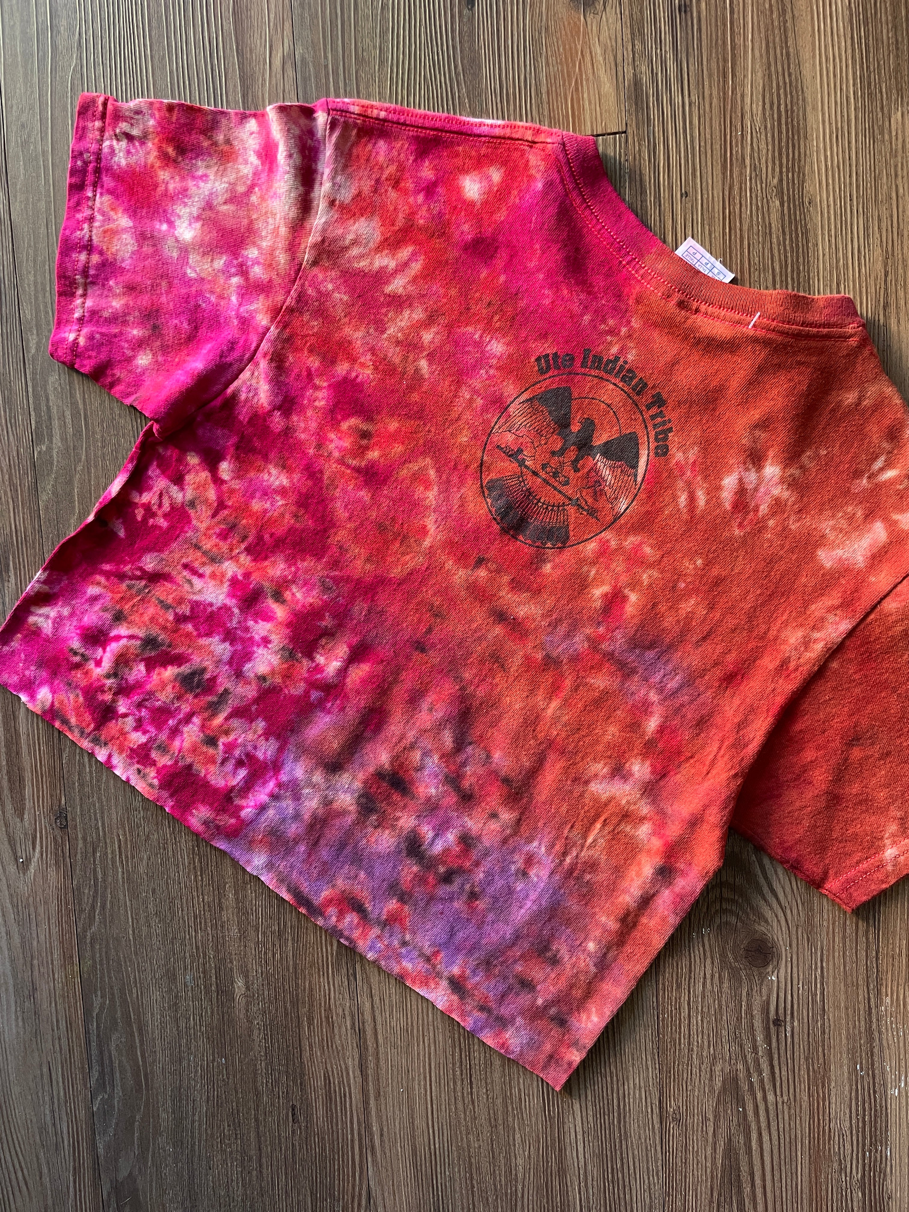 SMALL Men’s Ute Proud Tie Dye Cropped T-Shirt | Ute Indian Tribe Red and Black Reverse Tie Dye Short Sleeve Crop Top