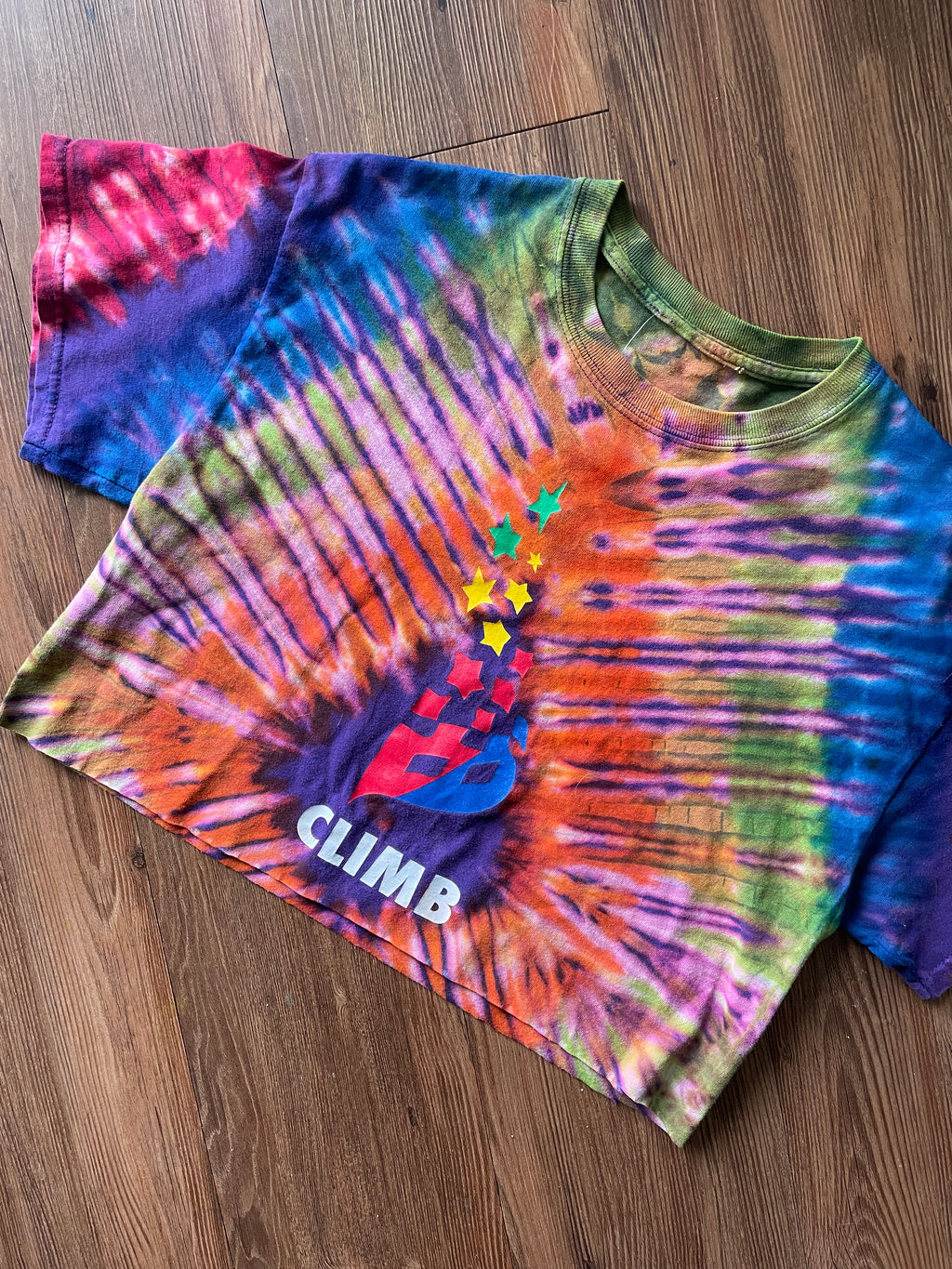 MEDIUM Men’s Climbing Tie Dye Cropped T-Shirt | Purple and Rainbow Reverse Tie Dye Short Sleeve Crop Top