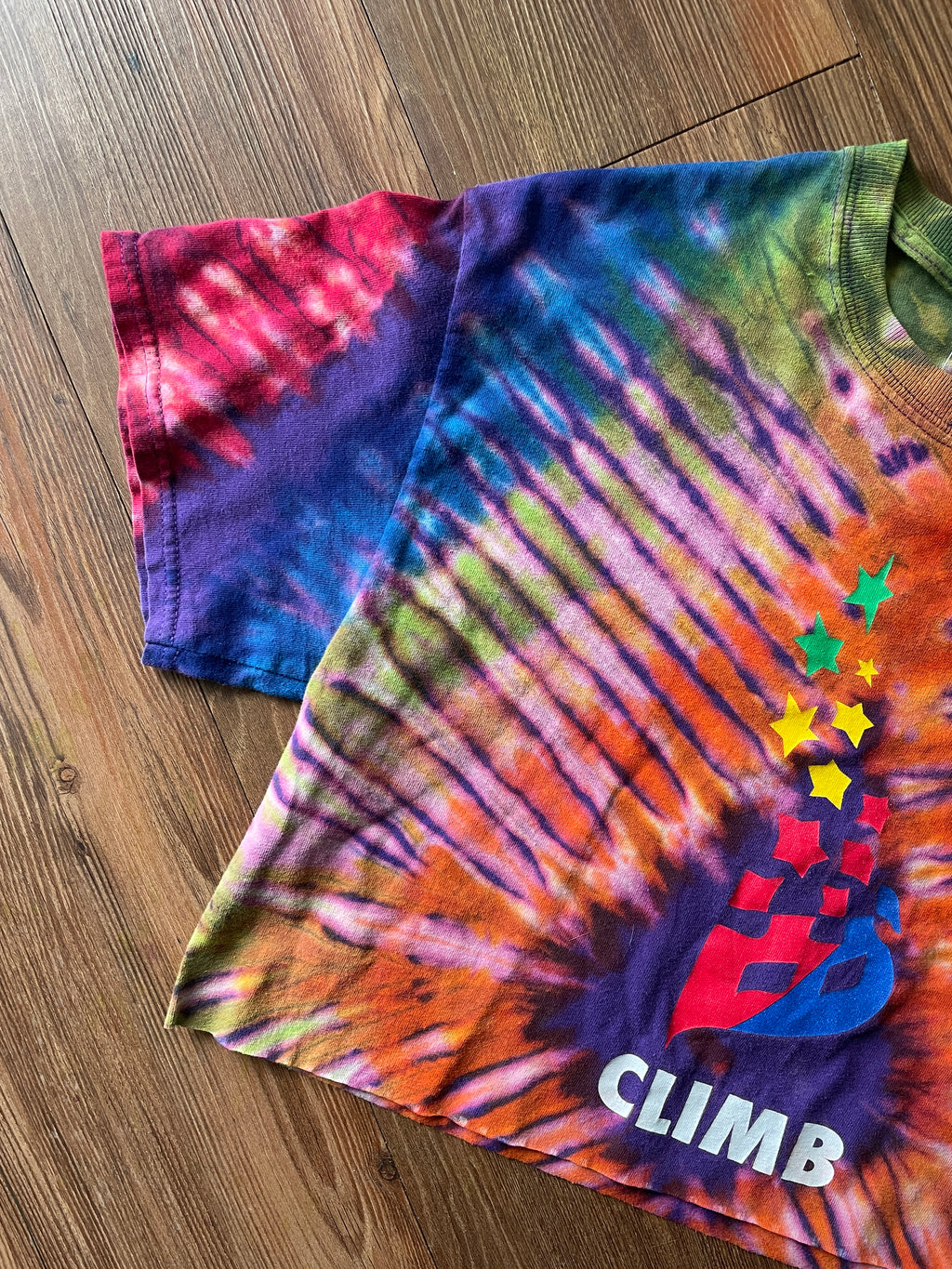 MEDIUM Men’s Climbing Tie Dye Cropped T-Shirt | Purple and Rainbow Reverse Tie Dye Short Sleeve Crop Top