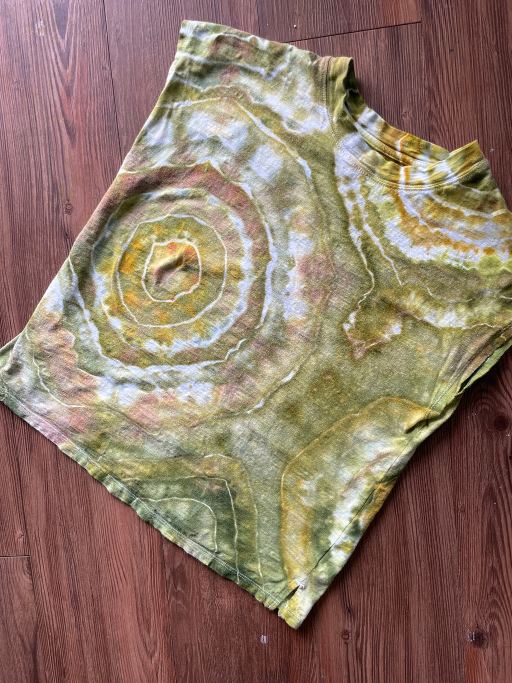 MEDIUM Women’s Earth Tones Geode Handmade Tie Dye Muscle Tee | One-Of-a-Kind Green and Yellow Short Sleeve T-Shirt