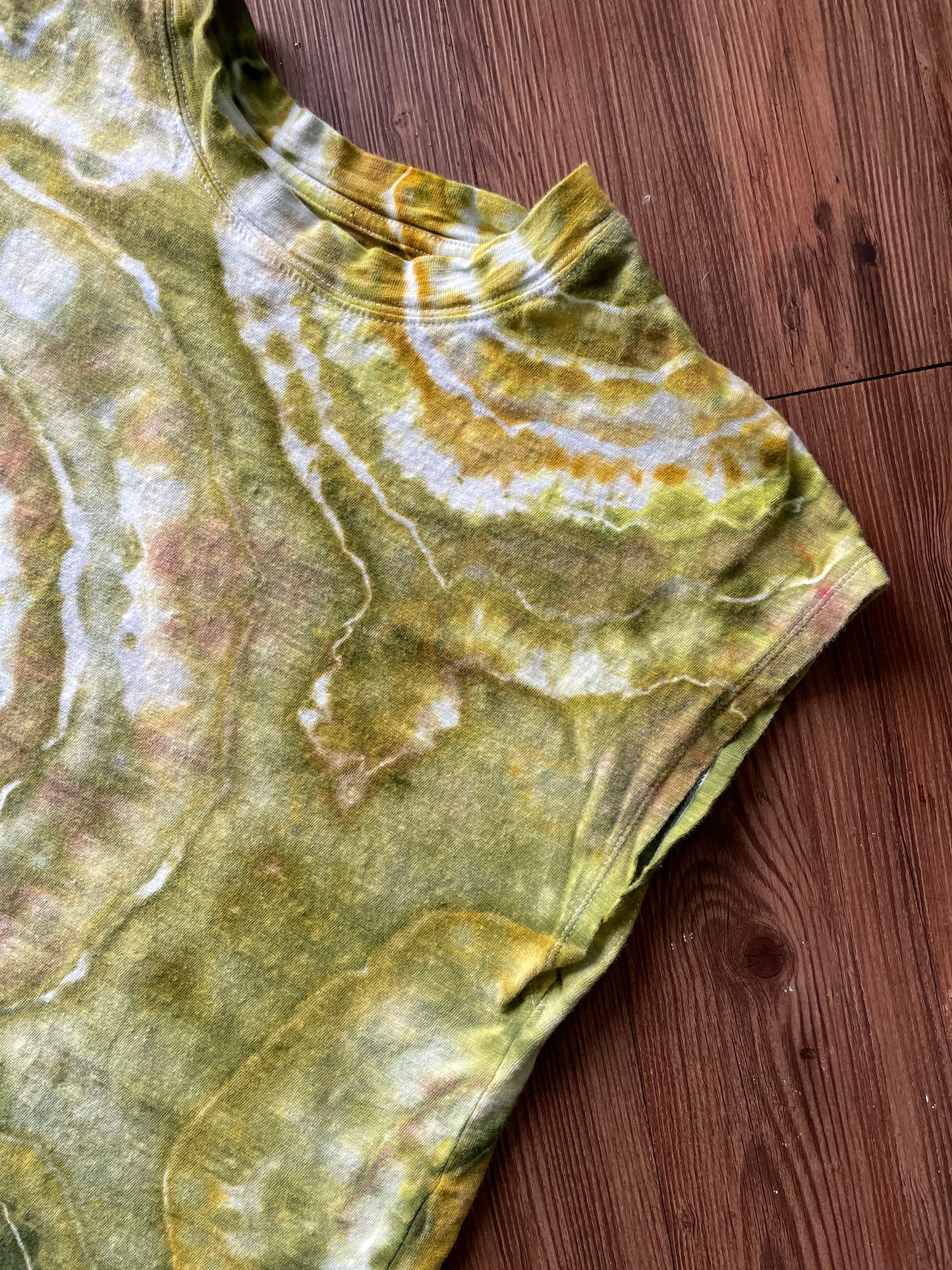 MEDIUM Women’s Earth Tones Geode Handmade Tie Dye Muscle Tee | One-Of-a-Kind Green and Yellow Short Sleeve T-Shirt