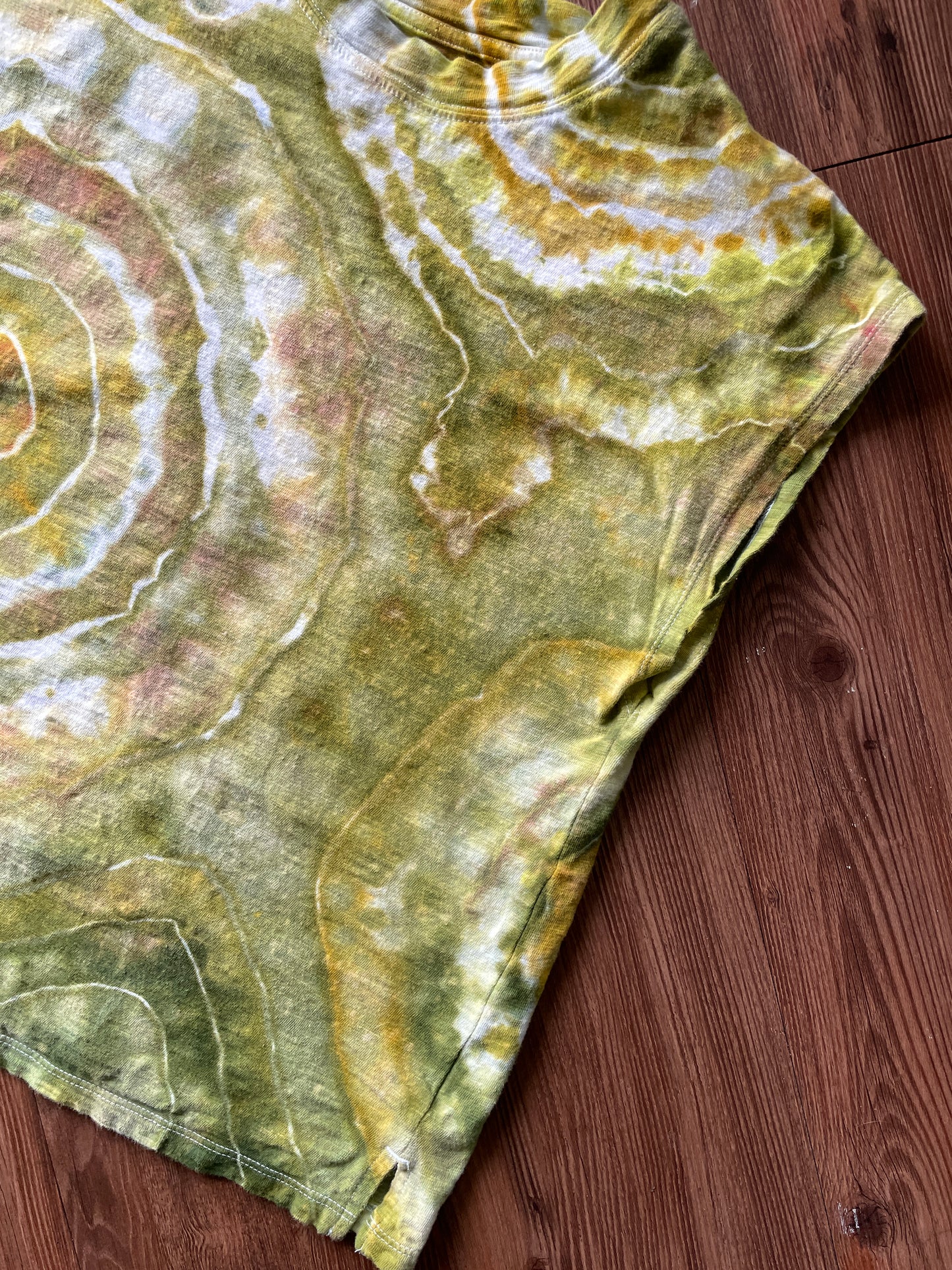MEDIUM Women’s Earth Tones Geode Handmade Tie Dye Muscle Tee | One-Of-a-Kind Green and Yellow Short Sleeve T-Shirt