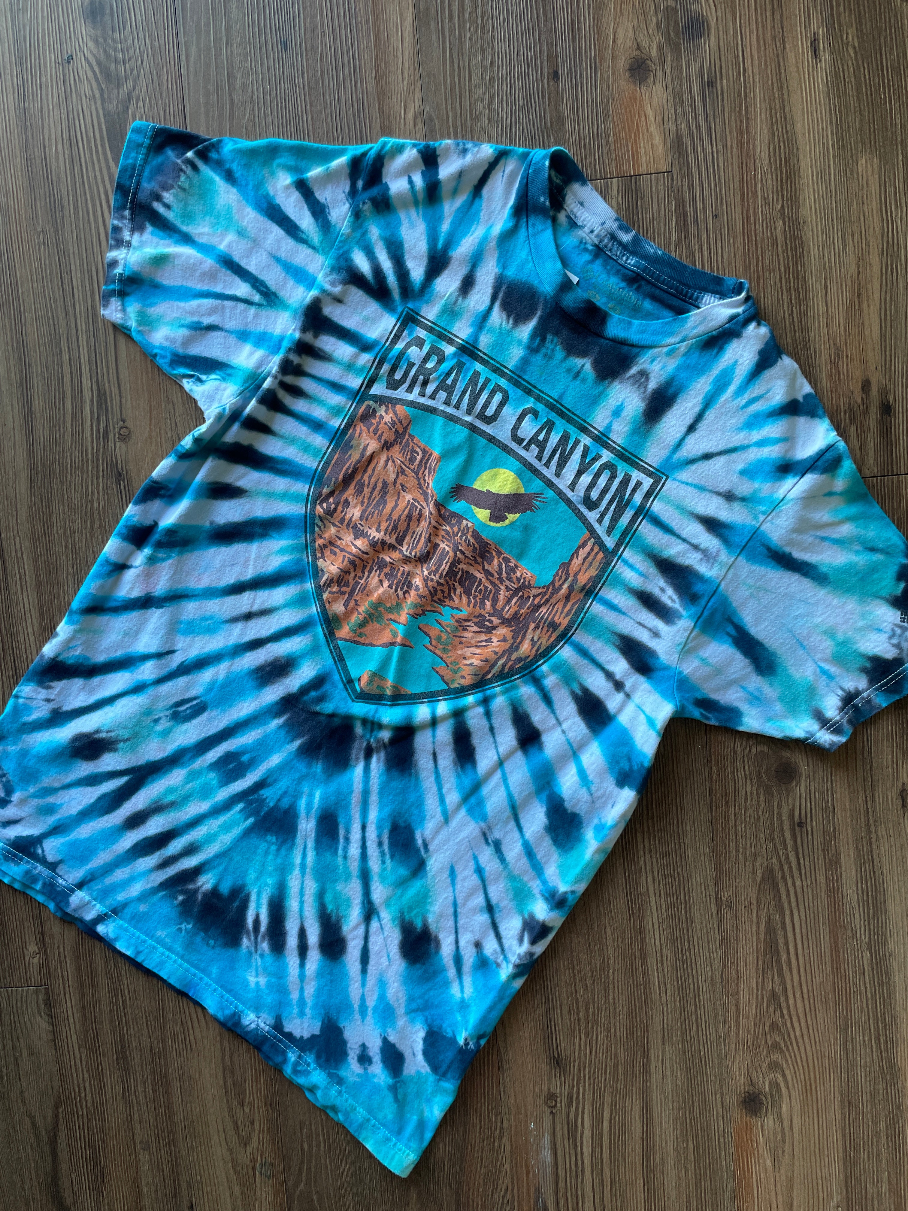 Medium Men’s Columbia Grand Canyon Handmade Tie Dye T-Shirt | Blue and Black Pleated Tie Dye Short Sleeve