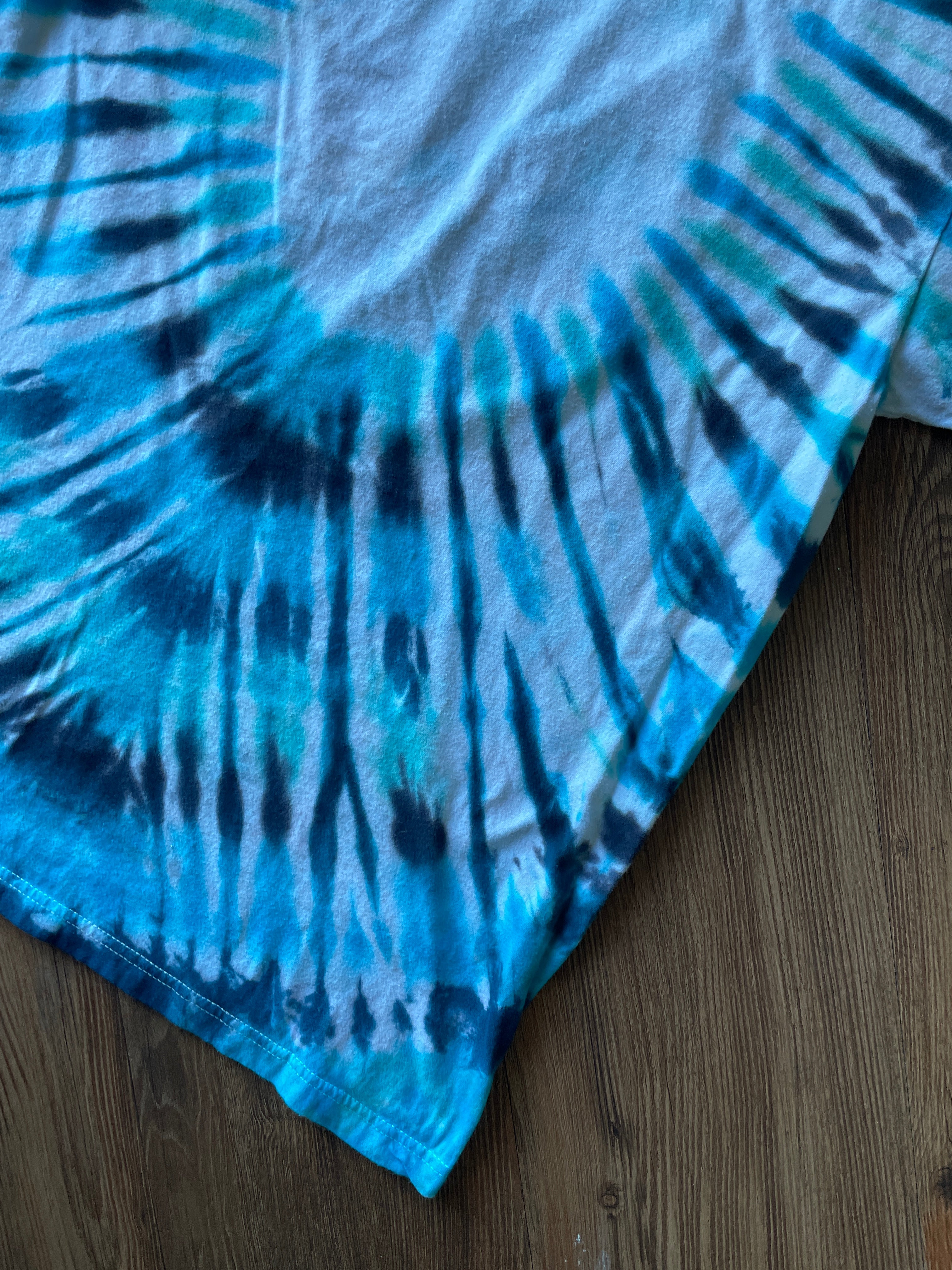 Medium Men’s Columbia Grand Canyon Handmade Tie Dye T-Shirt | Blue and Black Pleated Tie Dye Short Sleeve