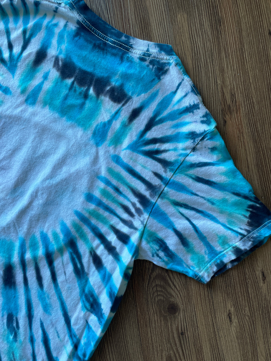 Medium Men’s Columbia Grand Canyon Handmade Tie Dye T-Shirt | Blue and Black Pleated Tie Dye Short Sleeve
