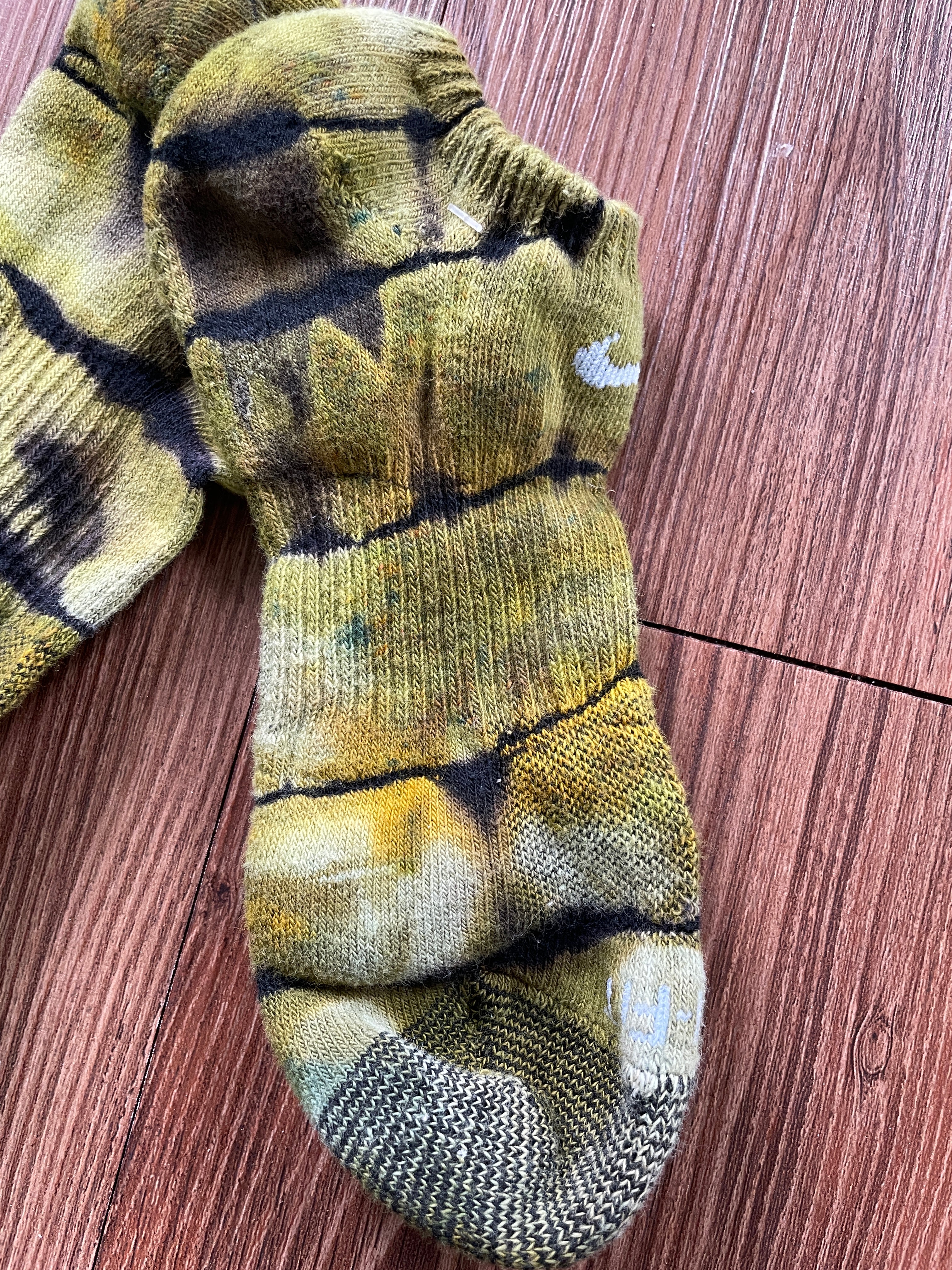 Green and Black Reverse Tie Dye Nike Dri-FIT Everyday Plus Ankle Socks - Size Medium (Men's 6-8/Women's 7-10)