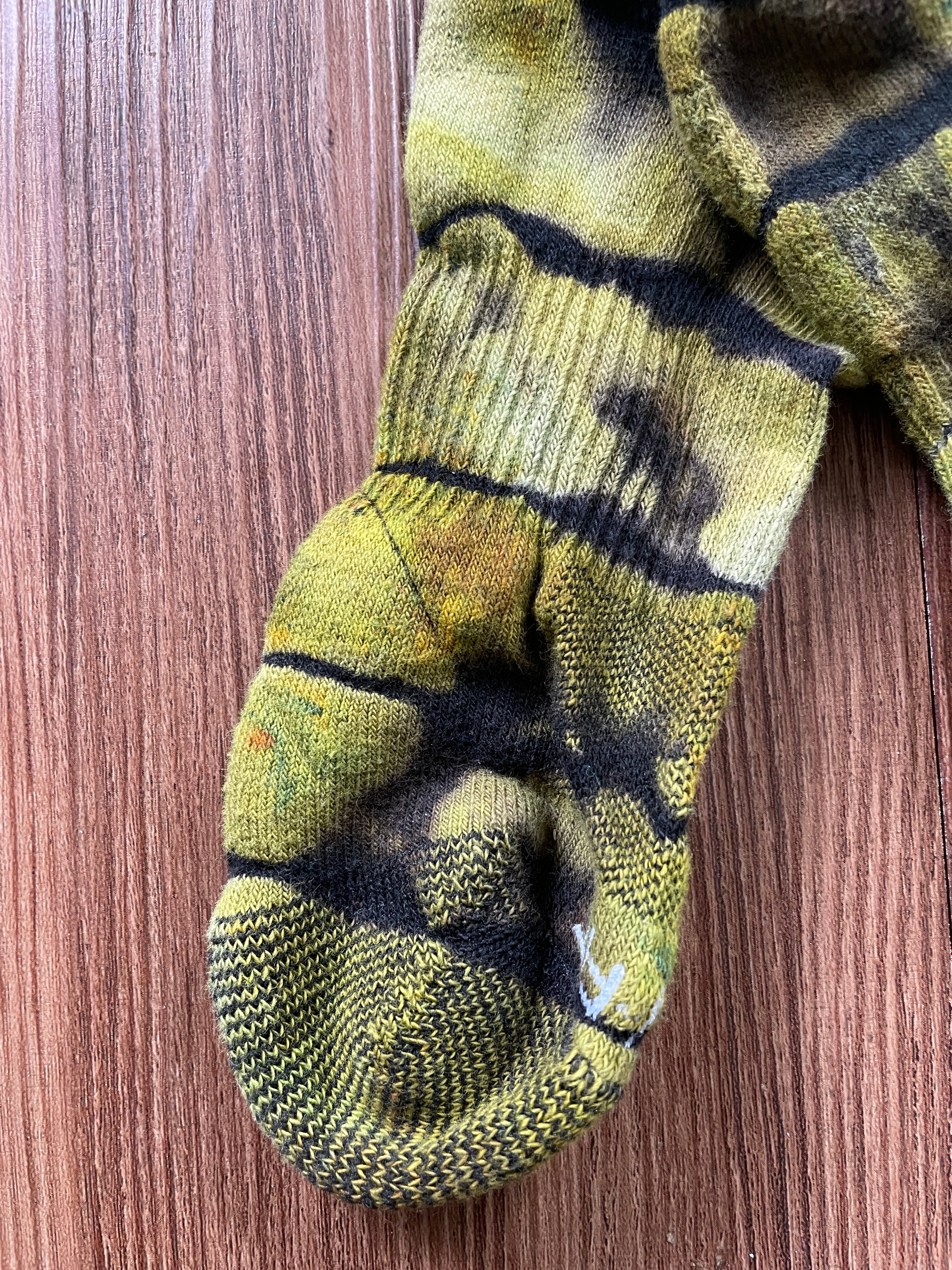 Green and Black Reverse Tie Dye Nike Dri-FIT Everyday Plus Ankle Socks - Size Medium (Men's 6-8/Women's 7-10)