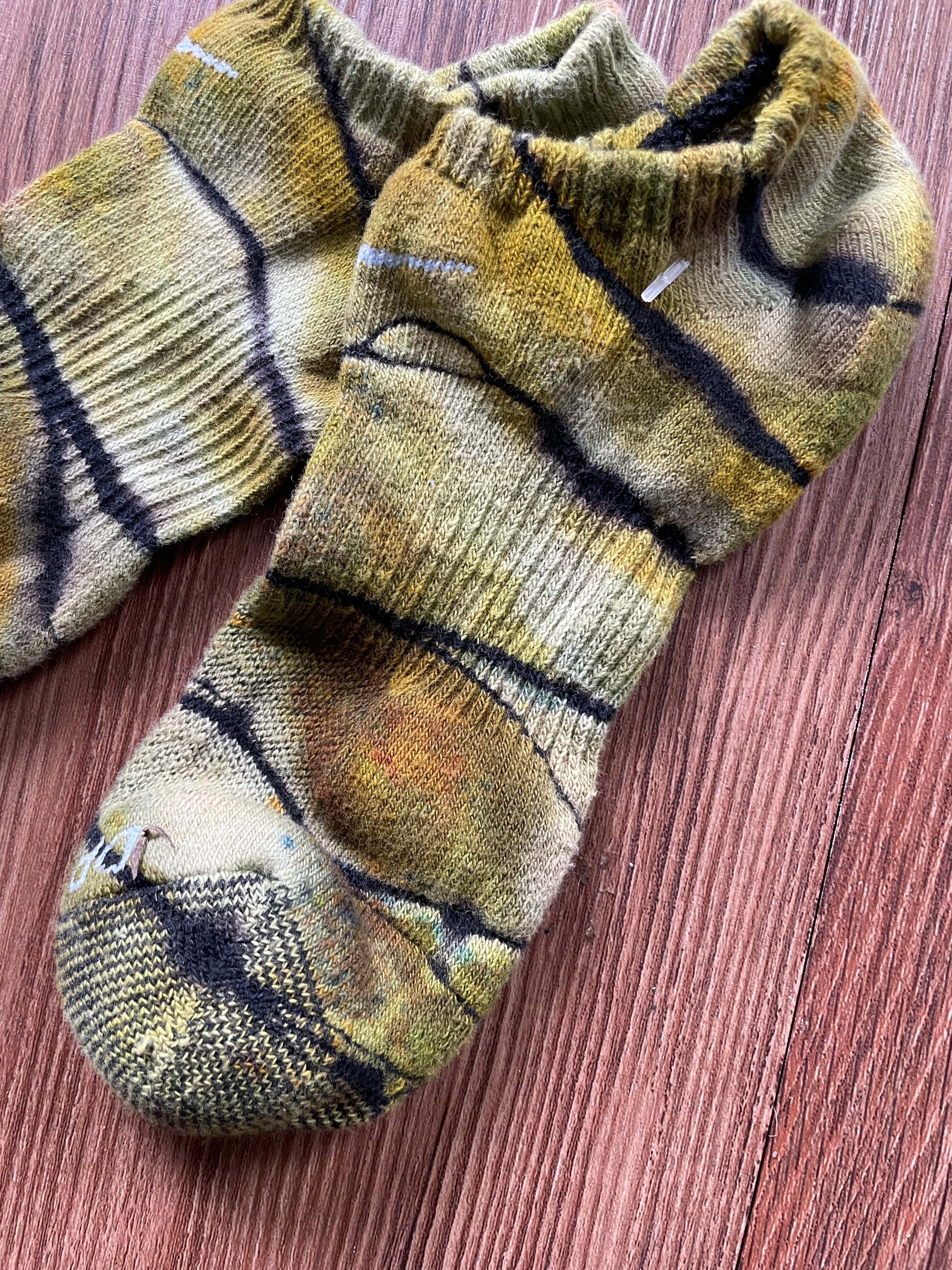 Green and Black Reverse Tie Dye Nike Dri-FIT Everyday Plus Ankle Socks - Size Medium (Men's 6-8/Women's 7-10)