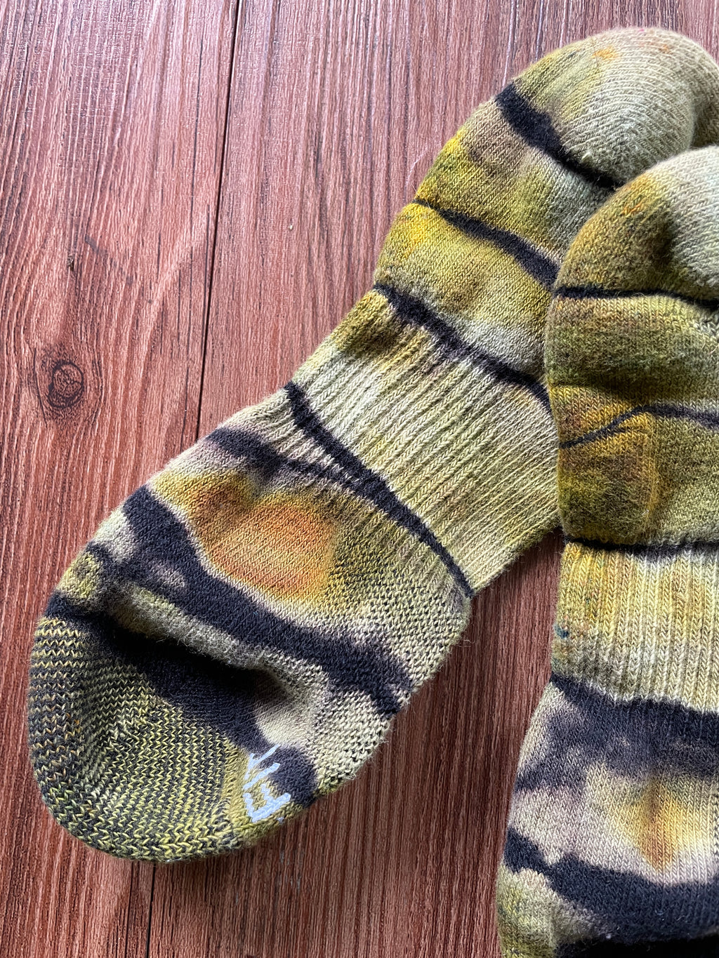 Green and Black Reverse Tie Dye Nike Dri-FIT Everyday Plus Ankle Socks - Size Medium (Men's 6-8/Women's 7-10)