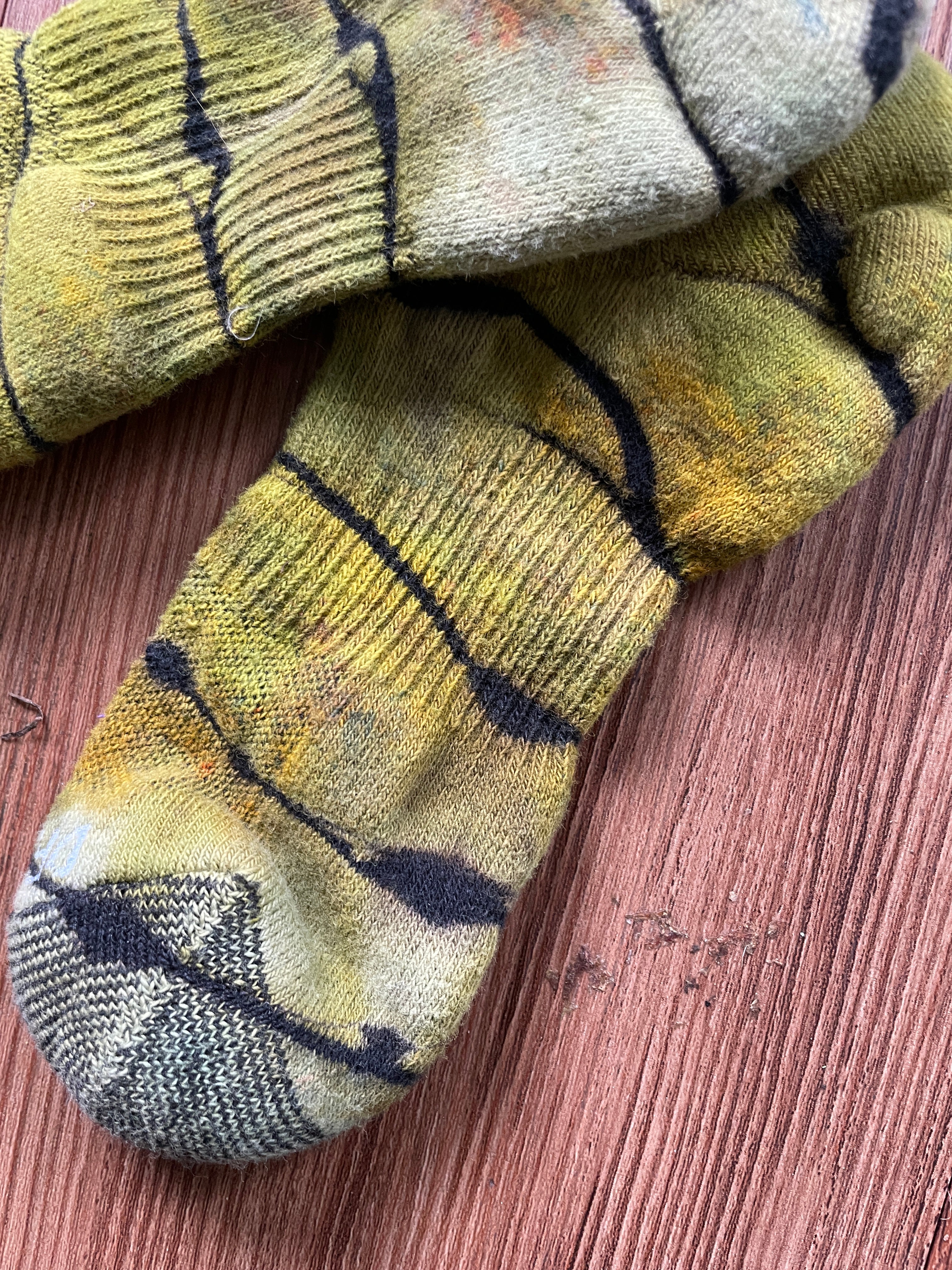 Green and Black Reverse Tie Dye Nike Dri-FIT Everyday Plus Ankle Socks - Size Medium (Men's 6-8/Women's 7-10)