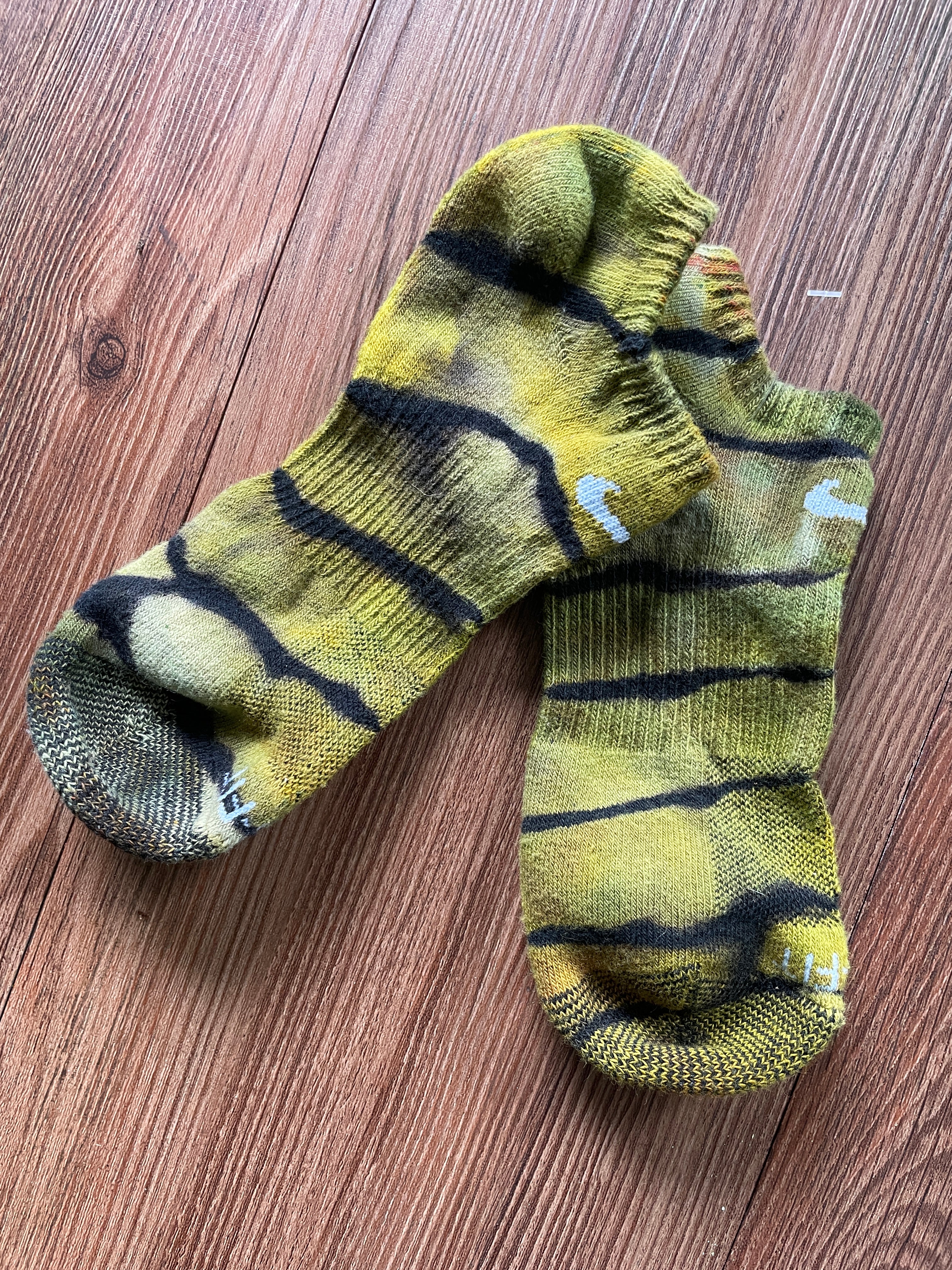 Green and Black Reverse Tie Dye Nike Dri-FIT Everyday Plus Ankle Socks - Size Medium (Men's 6-8/Women's 7-10)