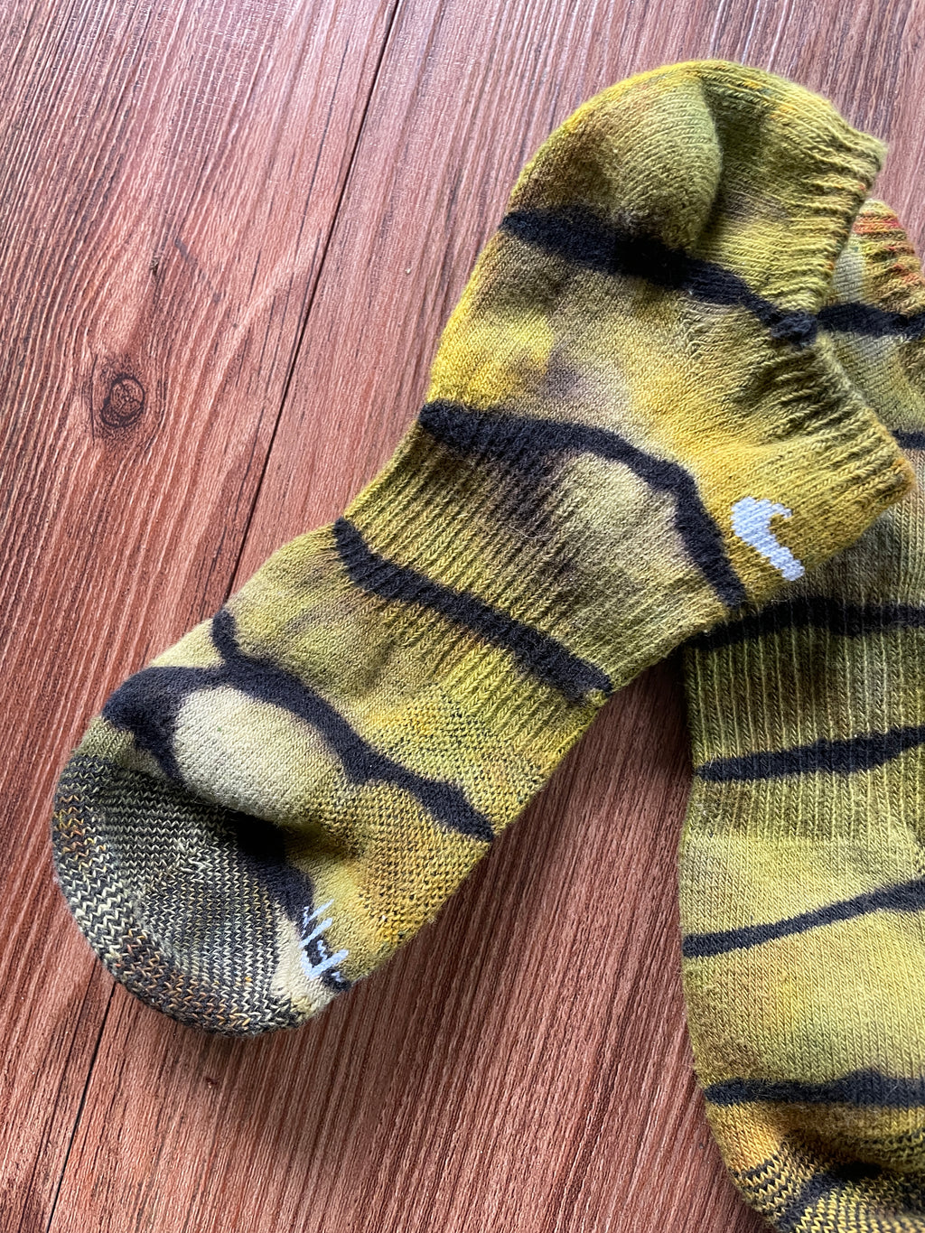 Green and Black Reverse Tie Dye Nike Dri-FIT Everyday Plus Ankle Socks - Size Medium (Men's 6-8/Women's 7-10)